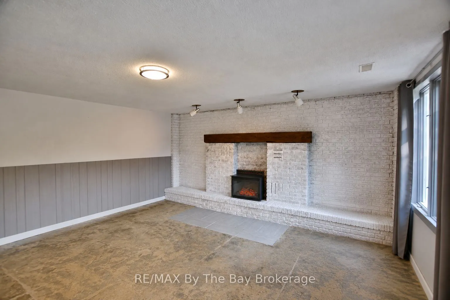 103 Sunnidale Road S