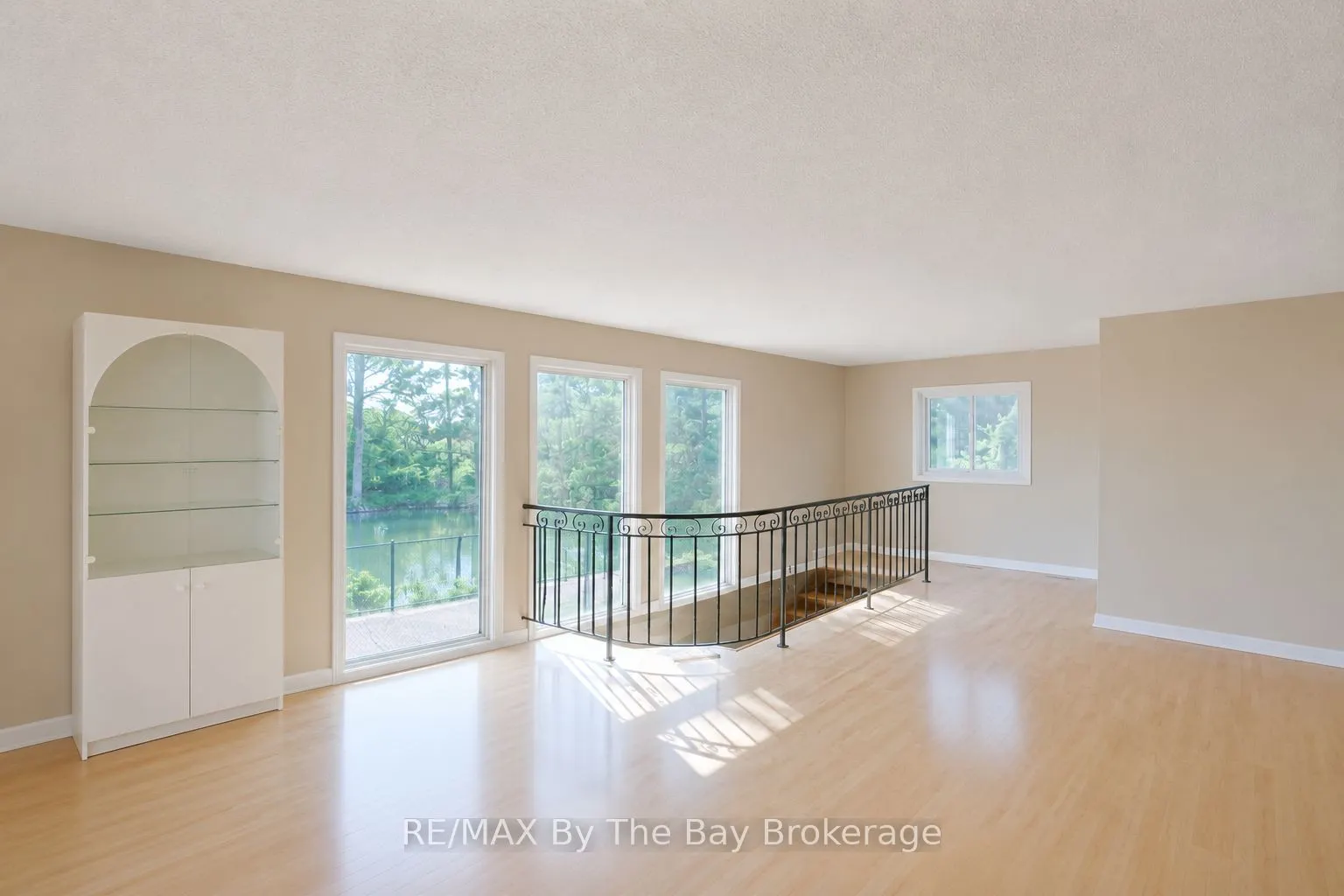 103 Sunnidale Road S
