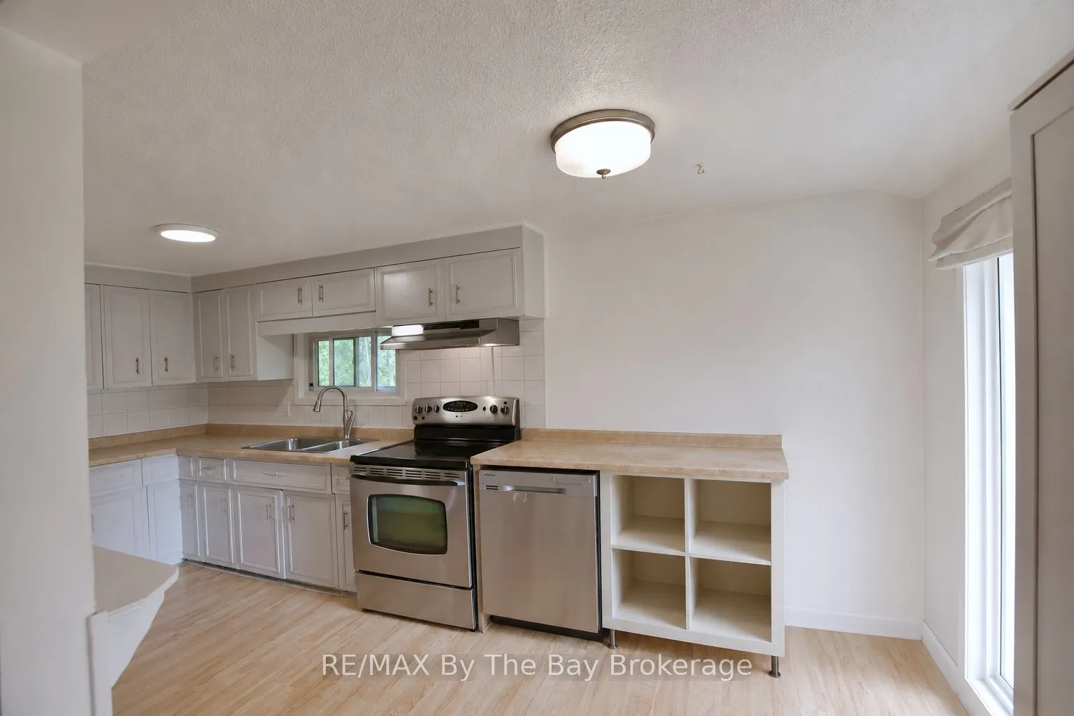 103 Sunnidale Road S