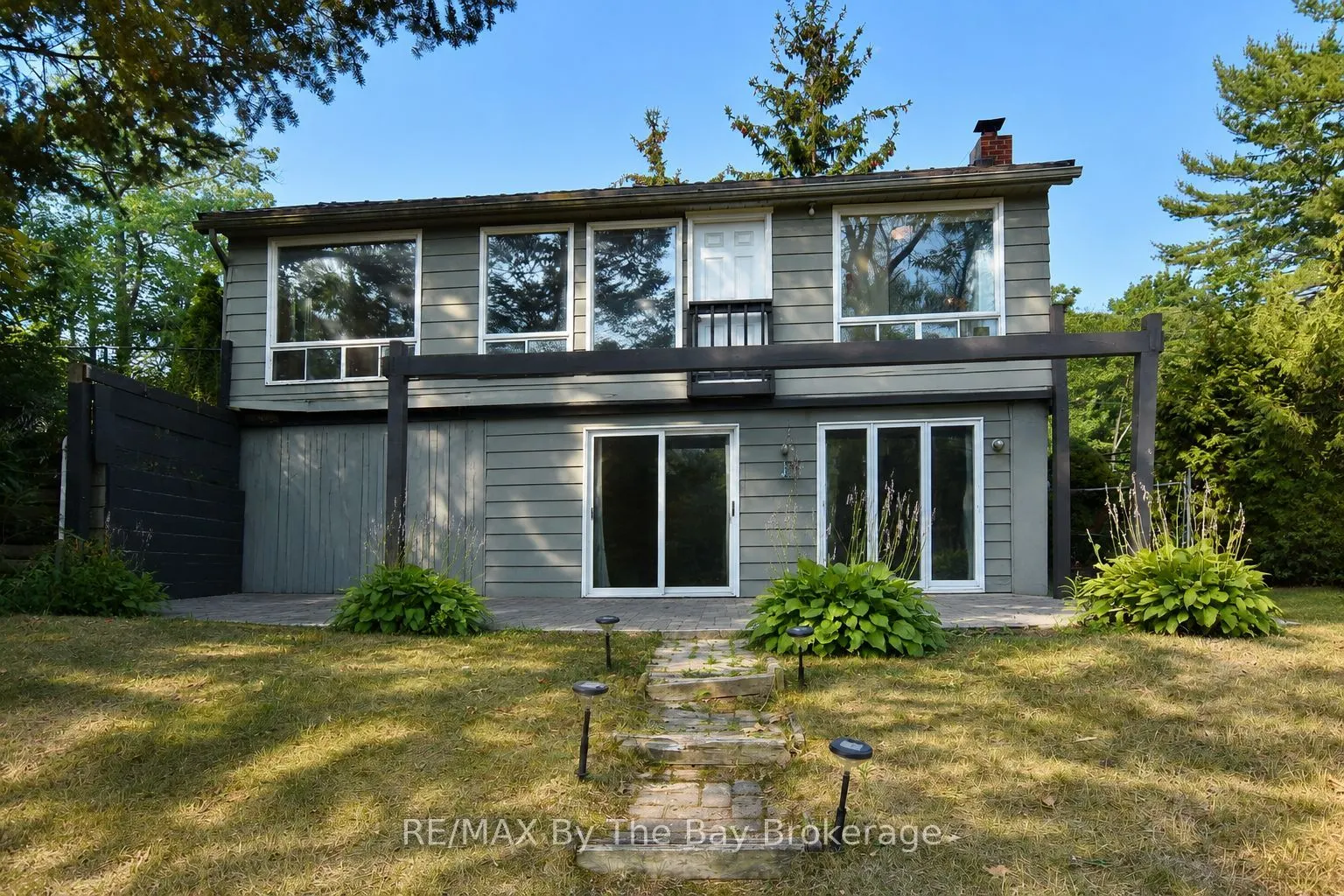 103 Sunnidale Road S