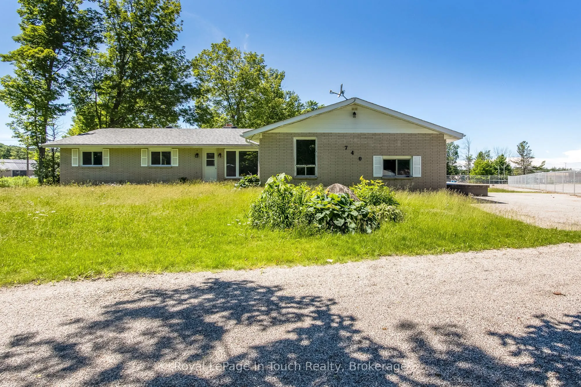 740 Balm Beach Road E