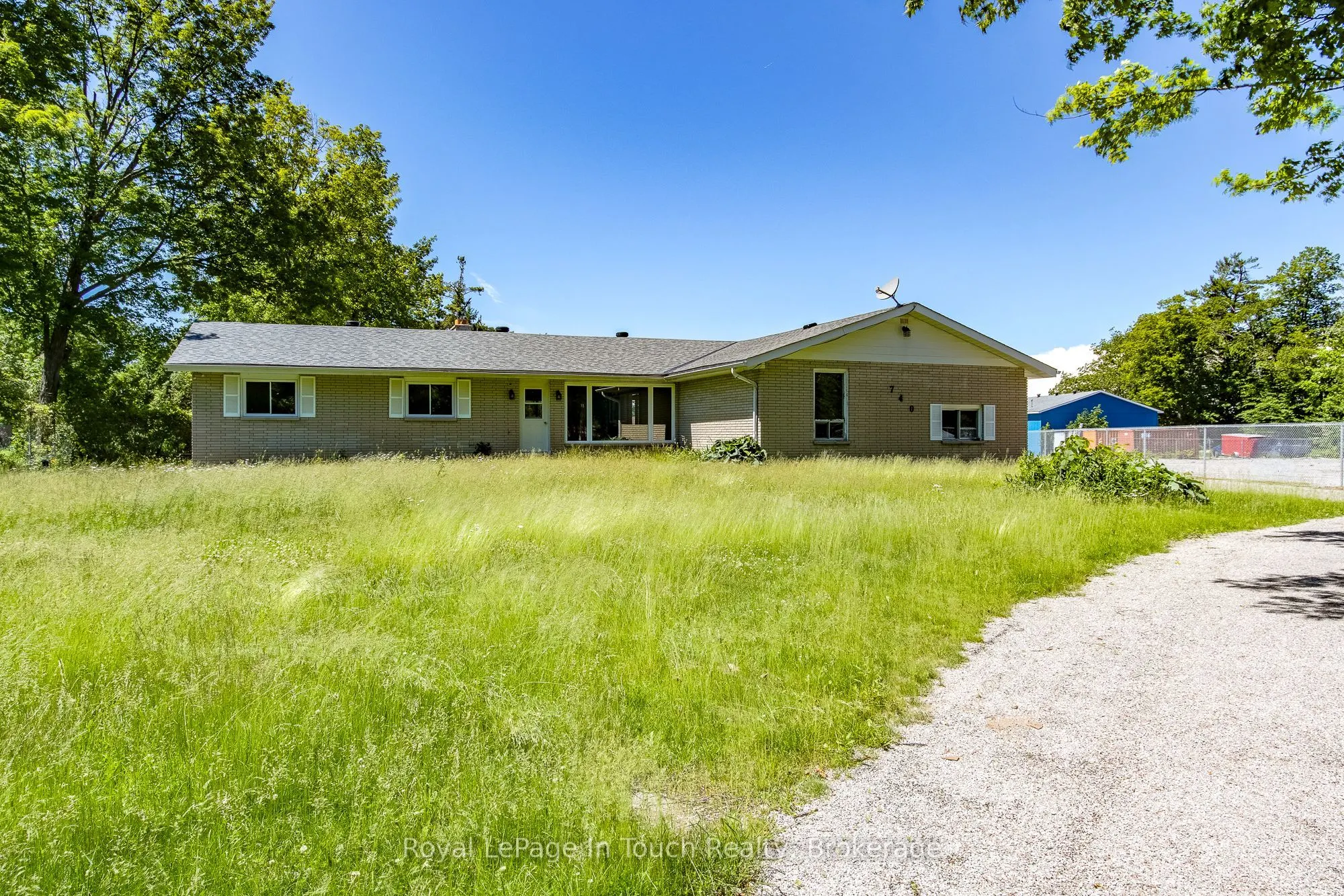 740 Balm Beach Road E