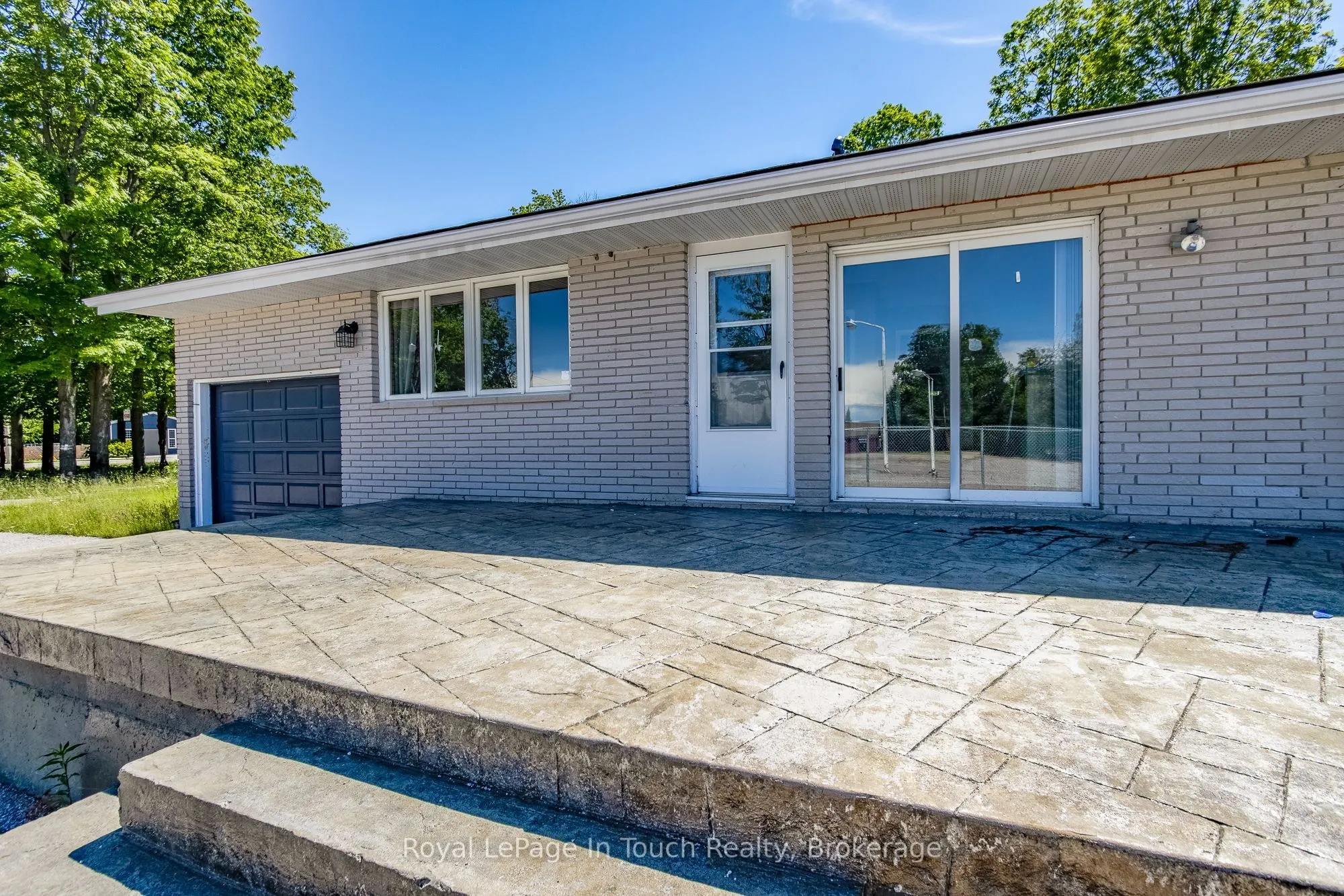 740 Balm Beach Road E