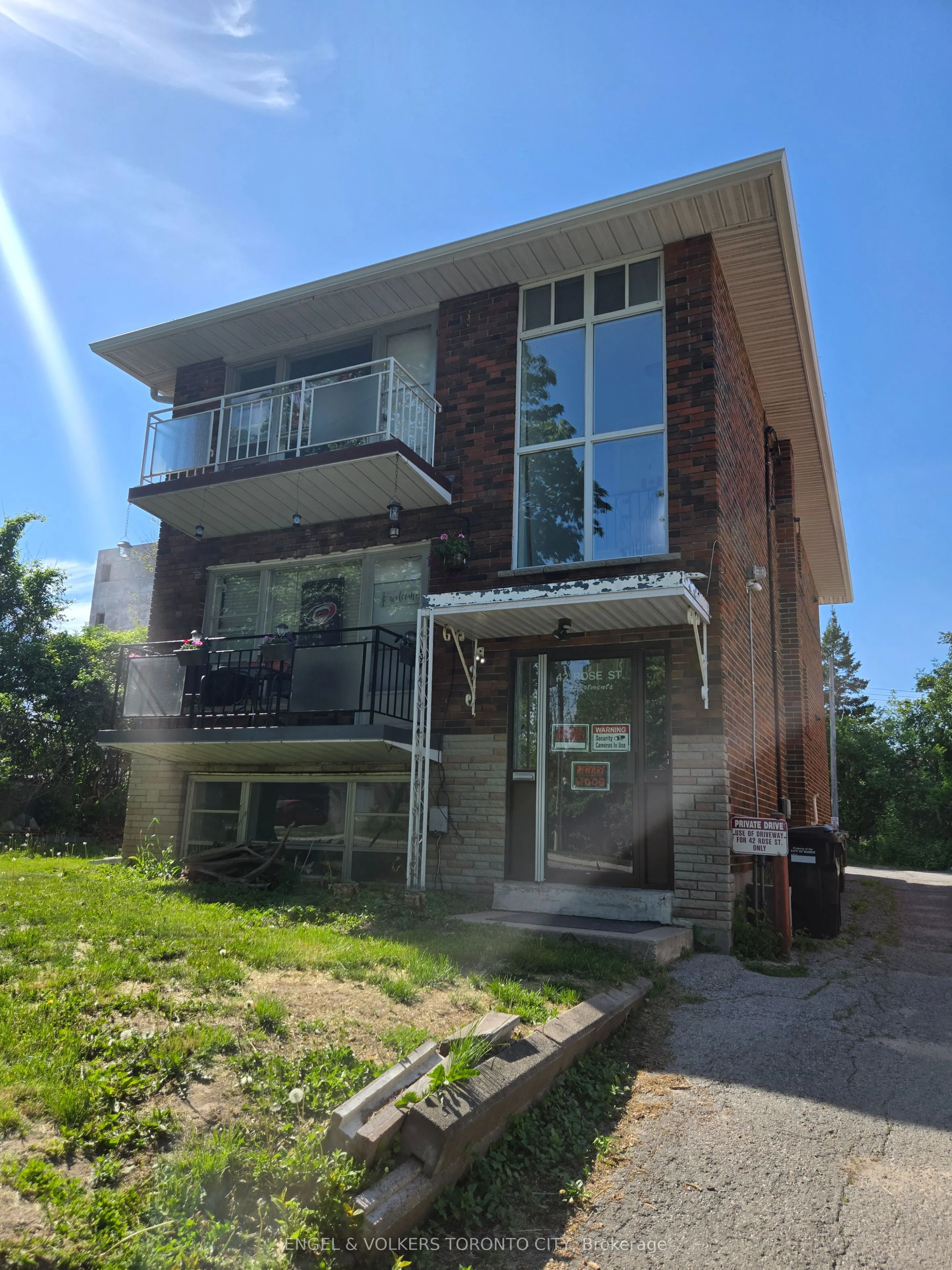 42 Rose Street #1