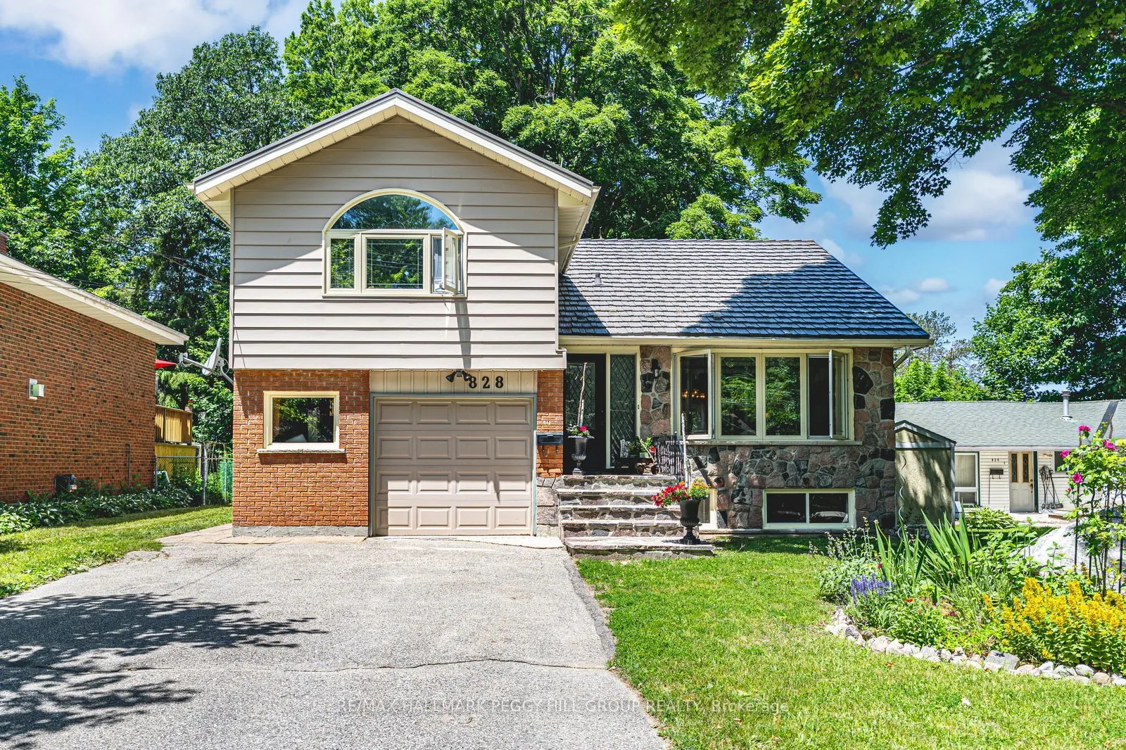 828 Dominion Avenue
