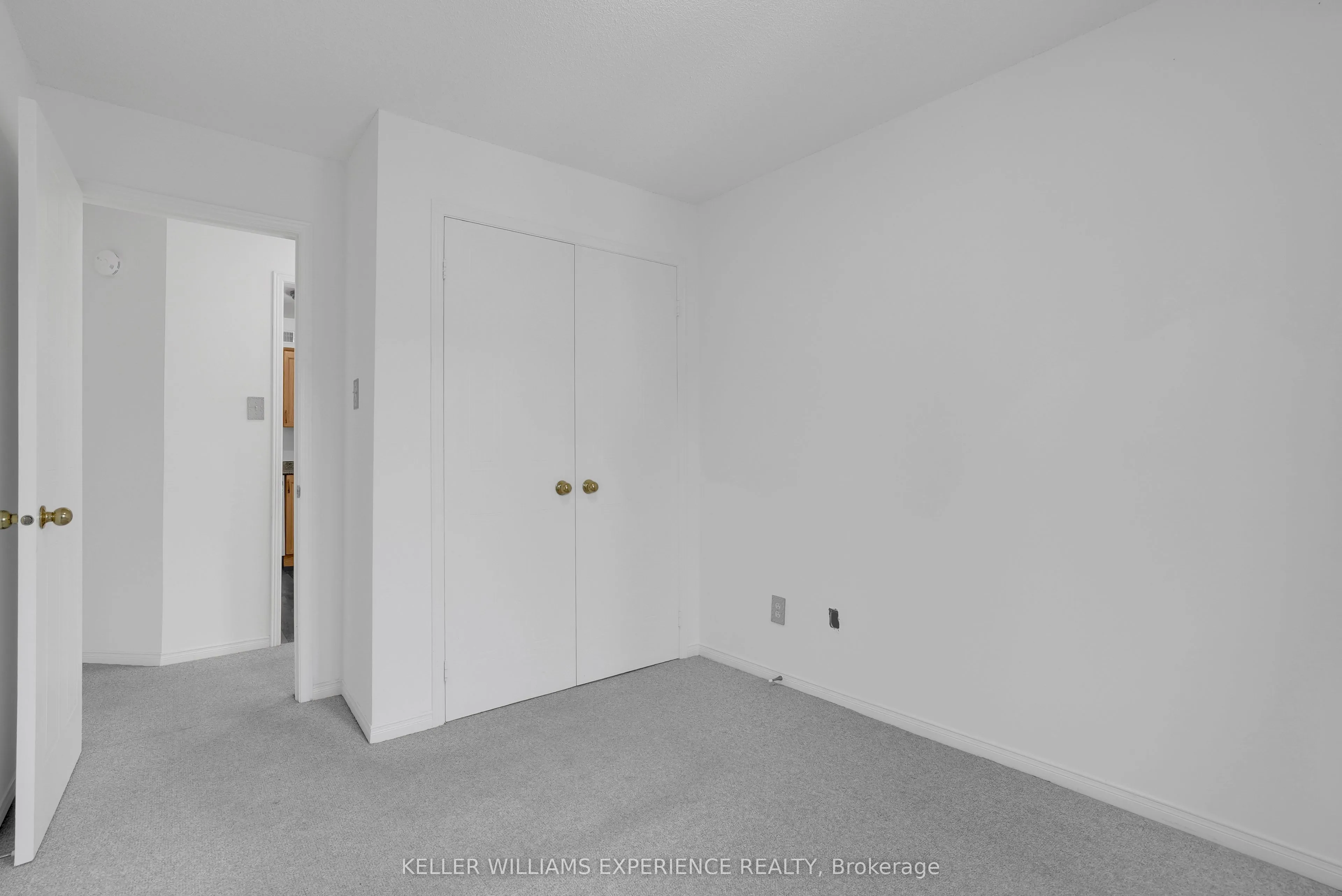 492 Laclie Street #204