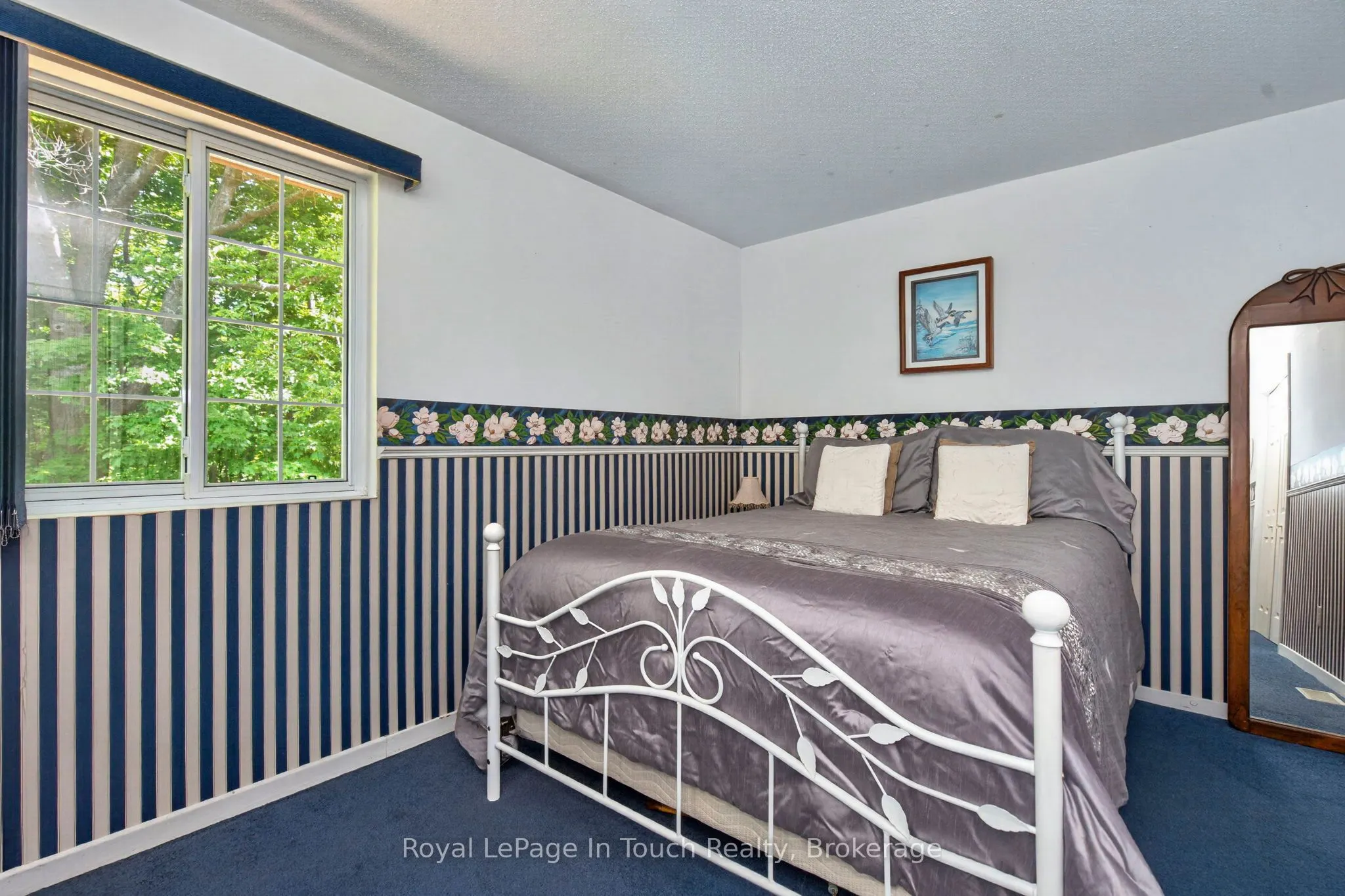 13 Hallen Drive