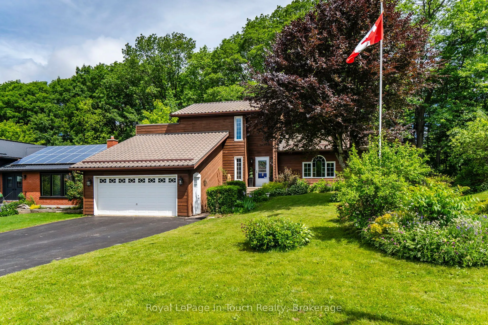 13 Hallen Drive