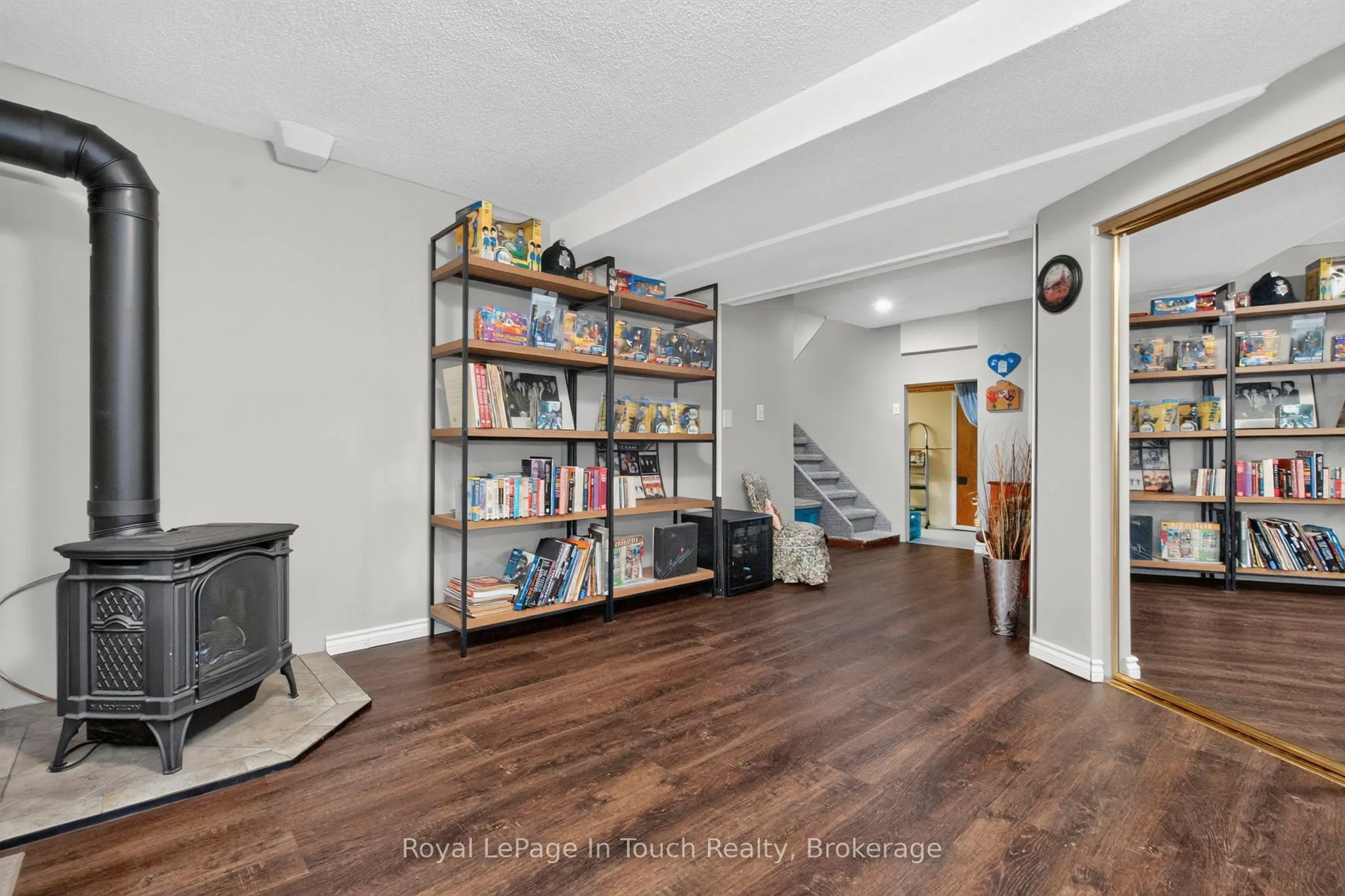 13 Hallen Drive