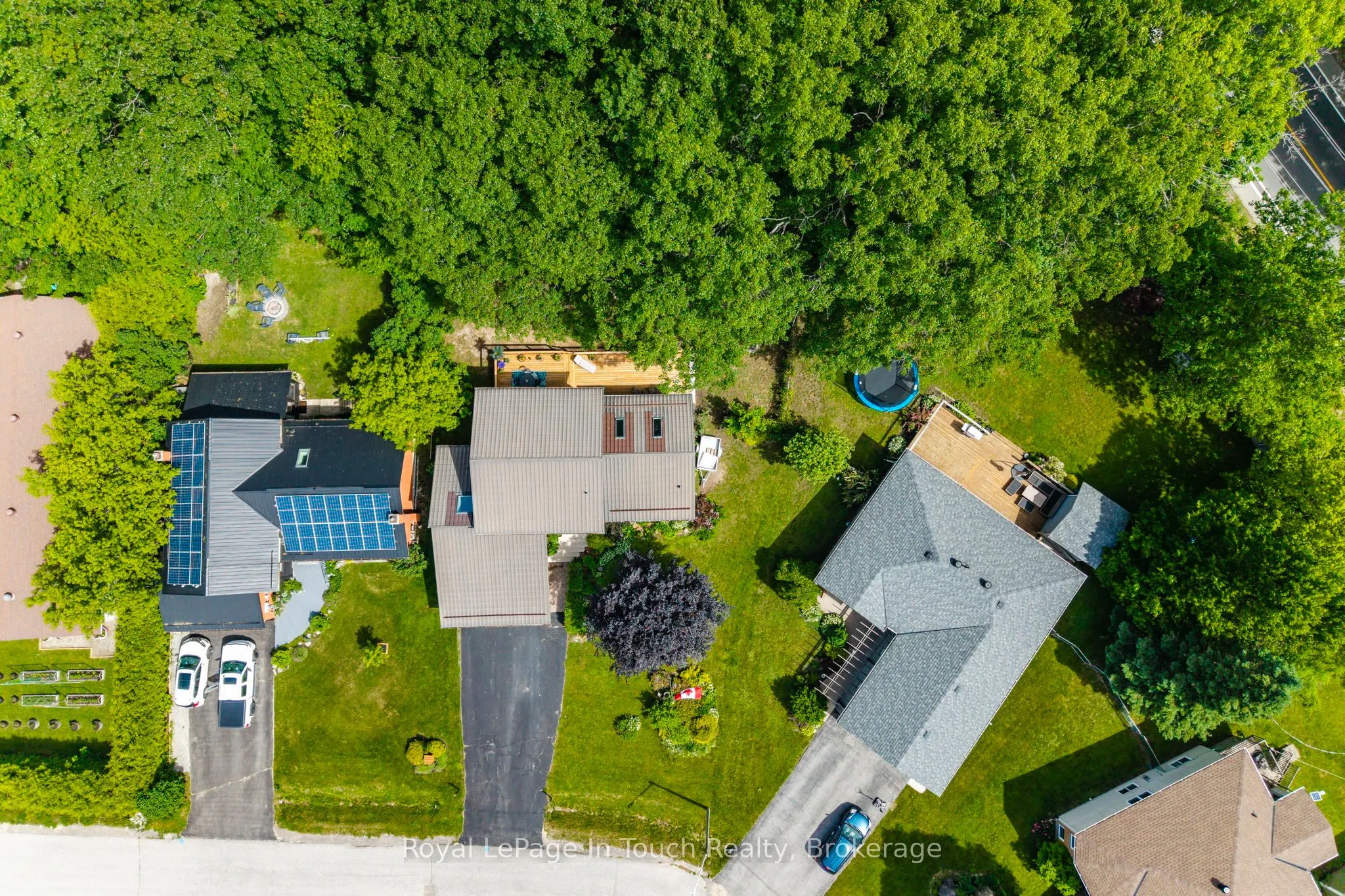 13 Hallen Drive
