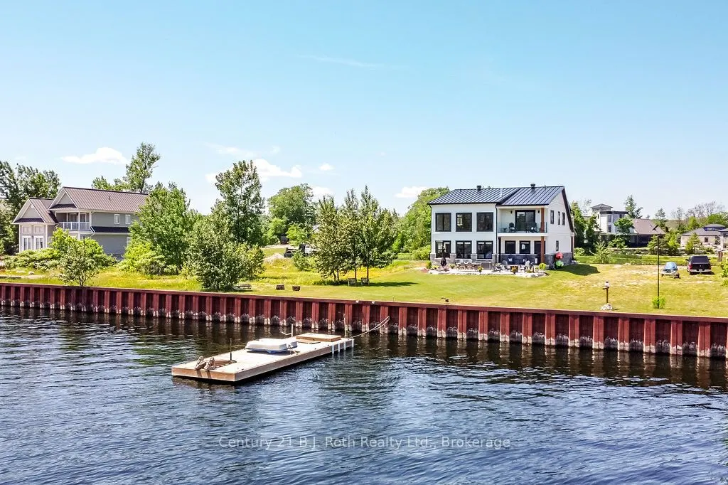 53 Dock Lane E #27