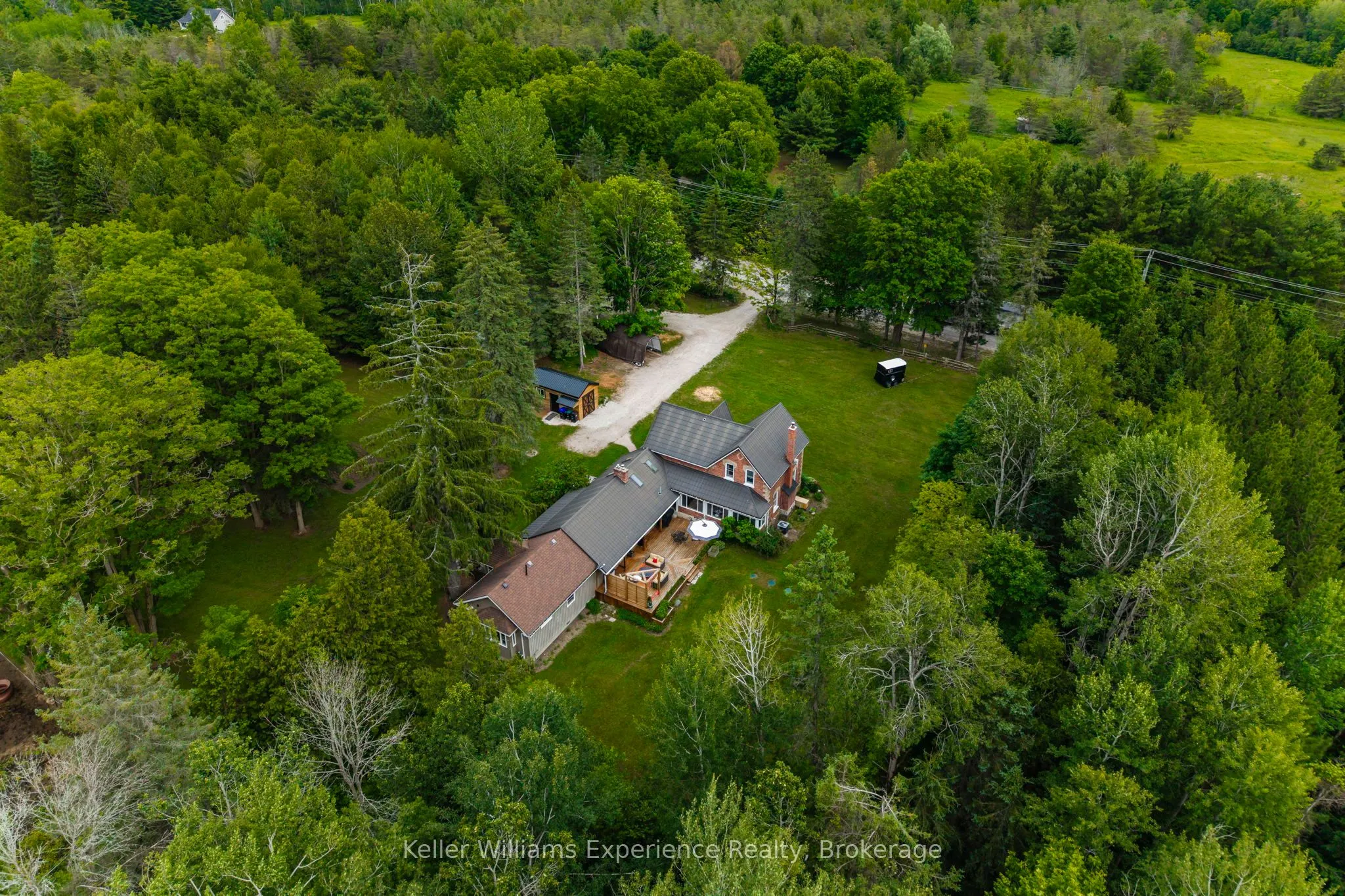 3744 Flos 4 Road W