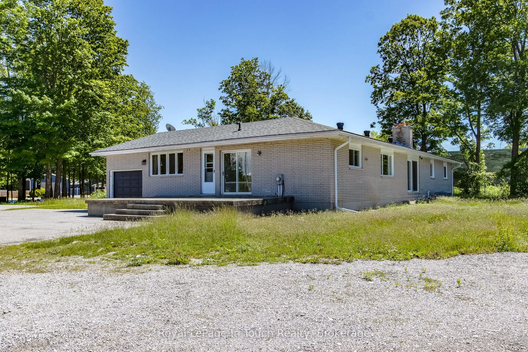 740 Balm Beach Road E