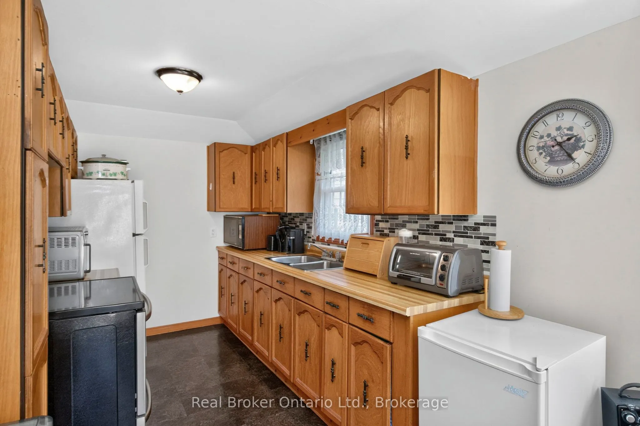 81 Andrew Drive