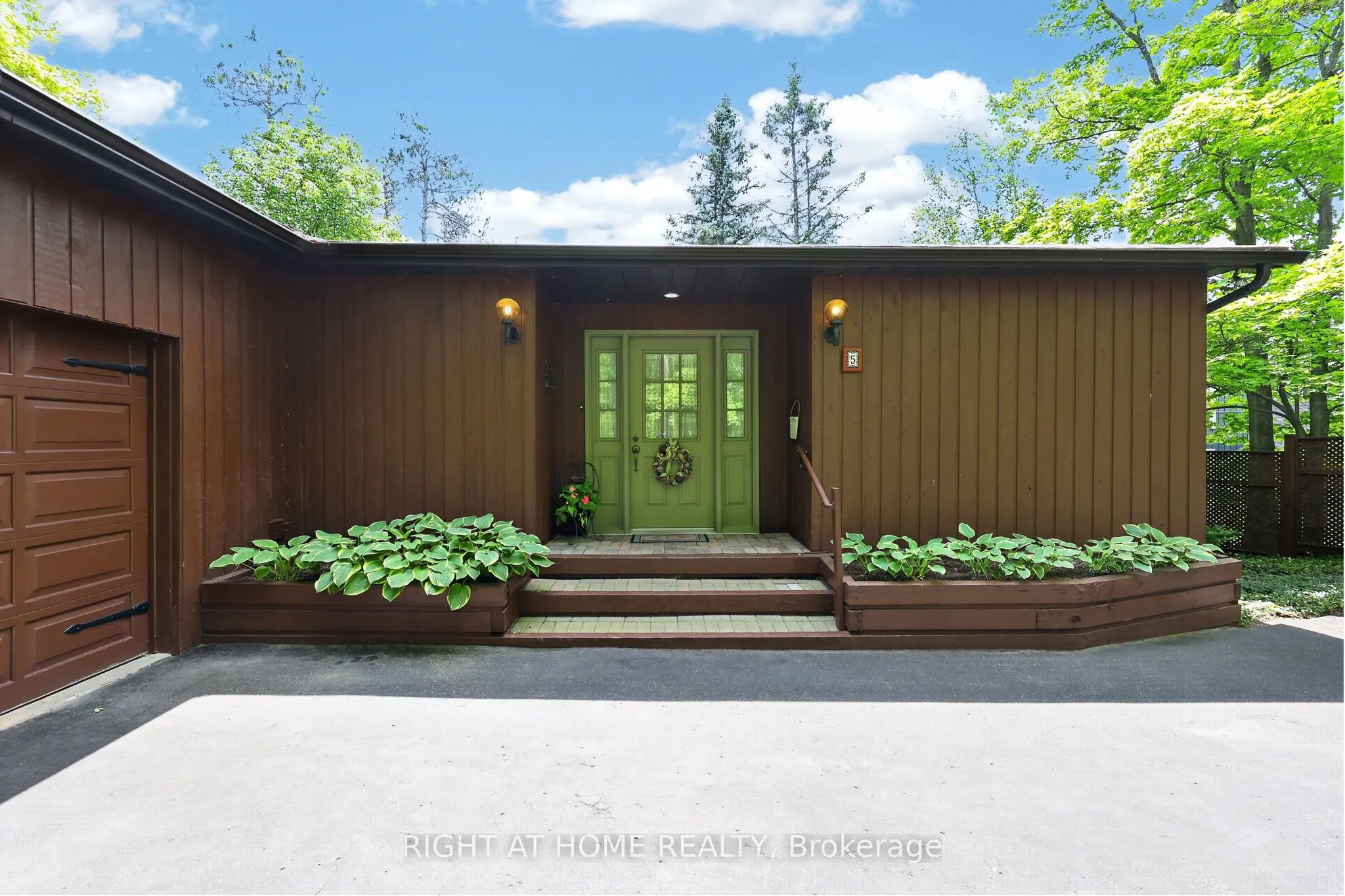 5 Pine Point