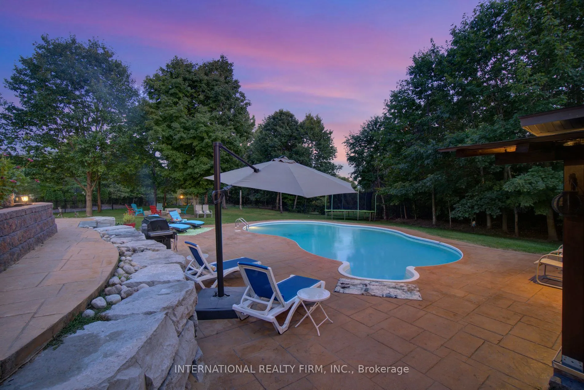 6 Pinehurst Lane