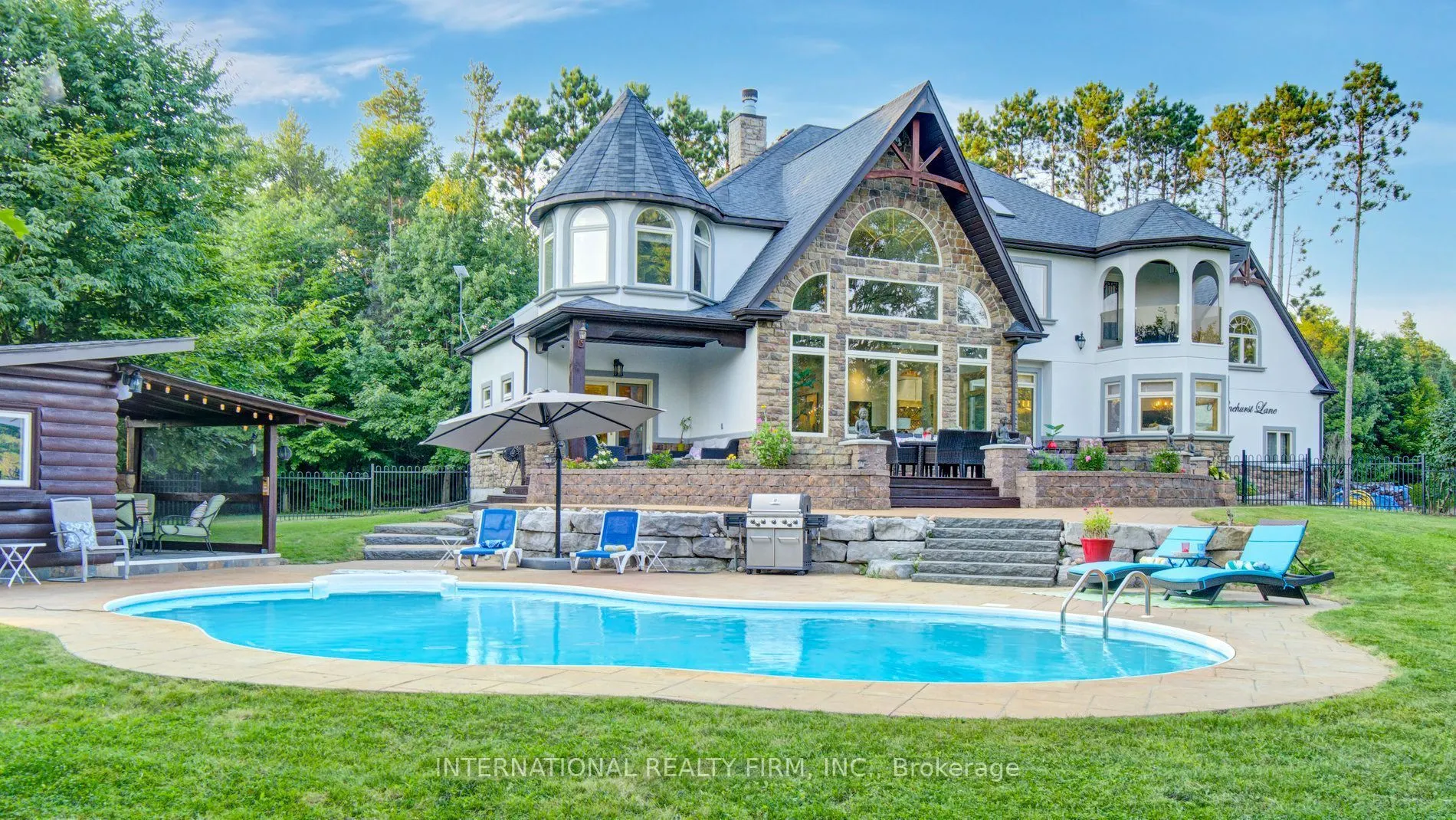 6 Pinehurst Lane