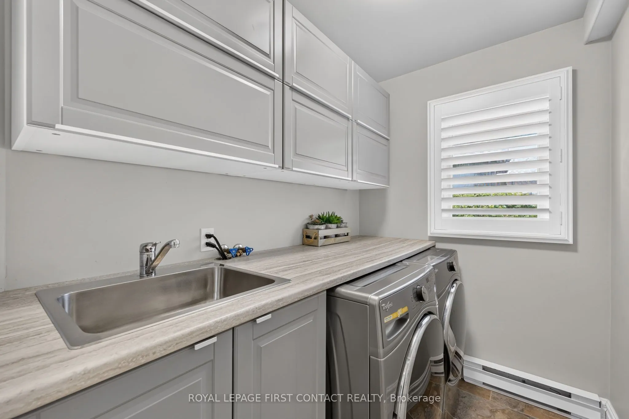 167 Lakeshore Road W