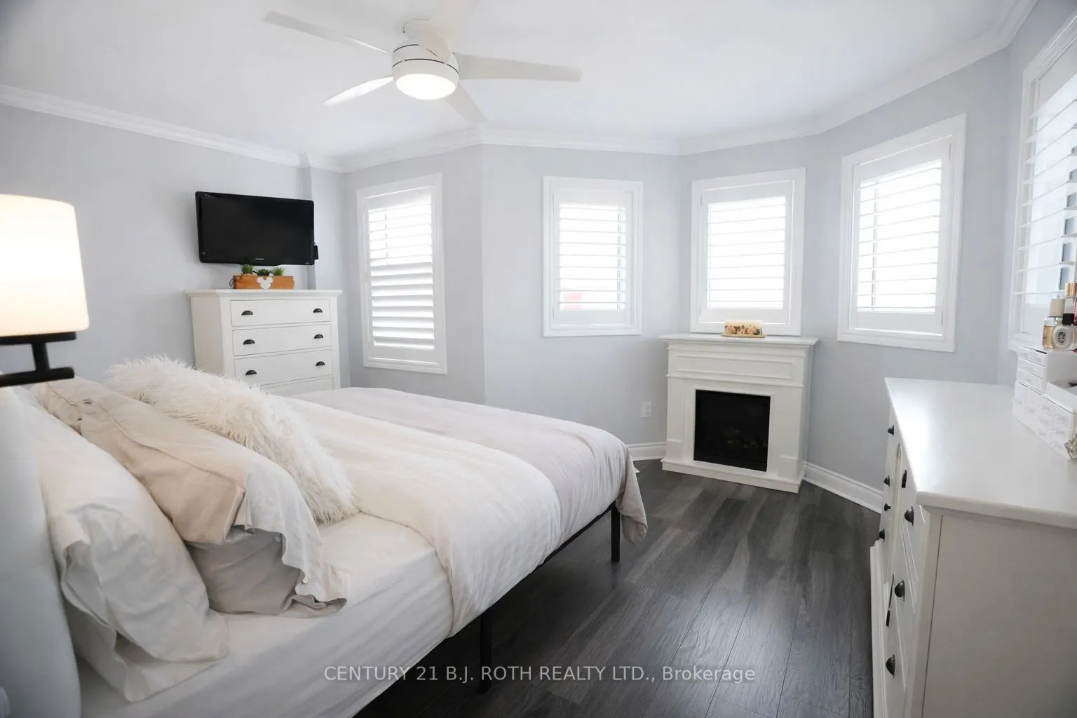 9 Laidlaw Drive N