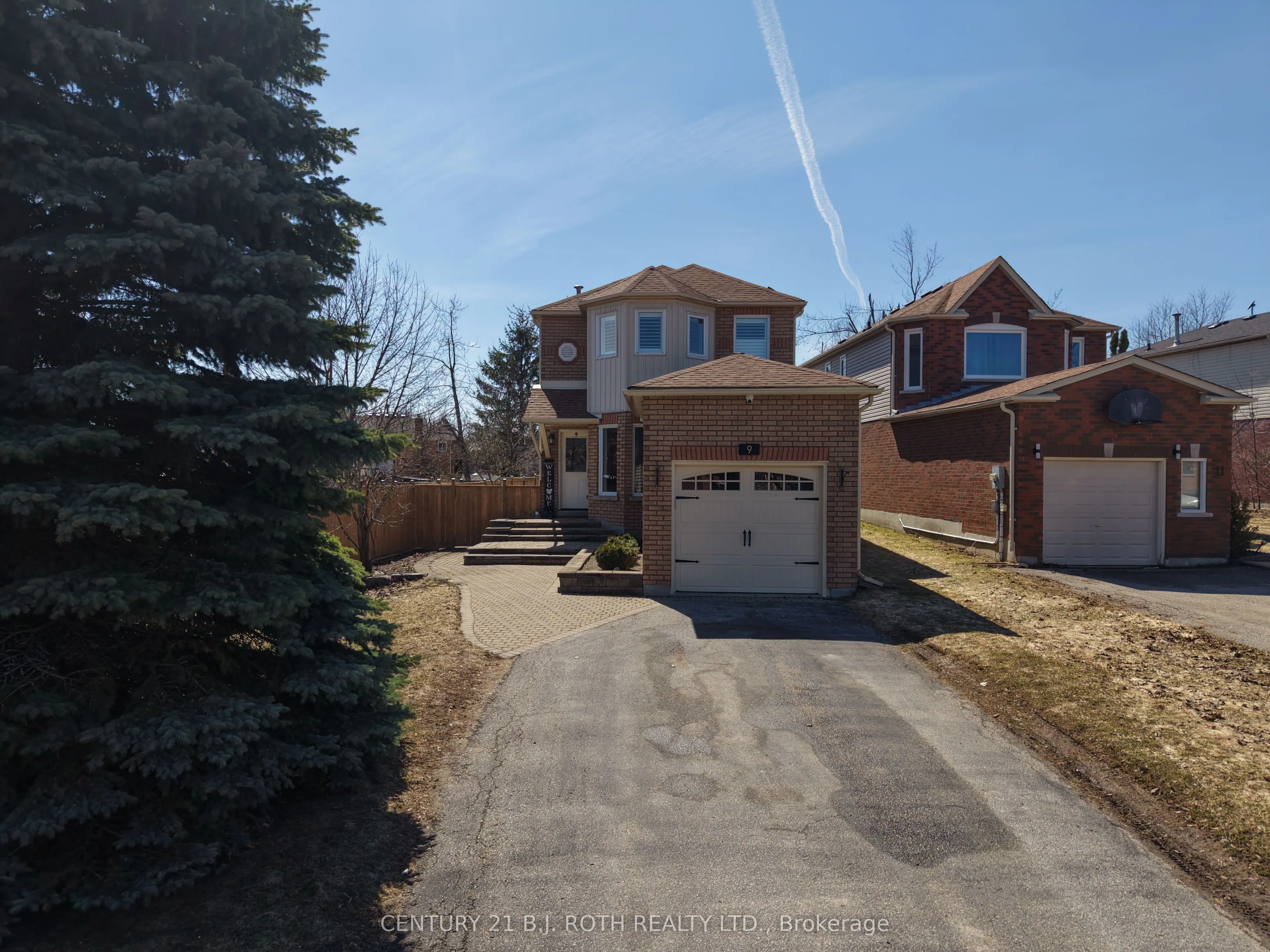 9 Laidlaw Drive N