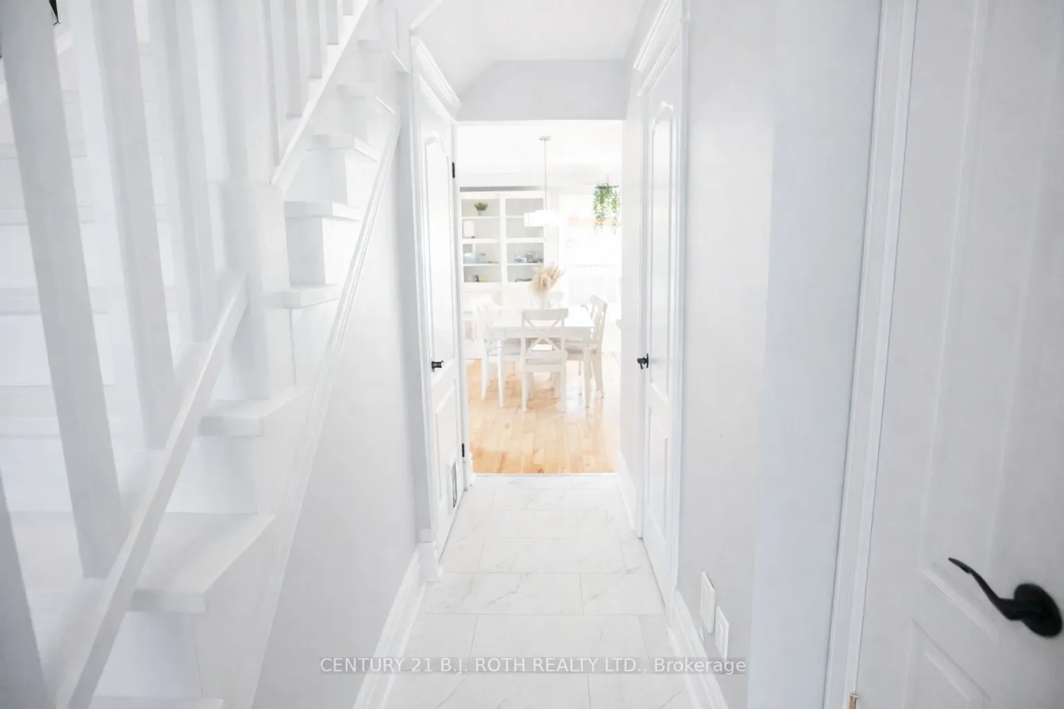 9 Laidlaw Drive N
