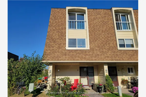 4 Paradise Boulevard #11
