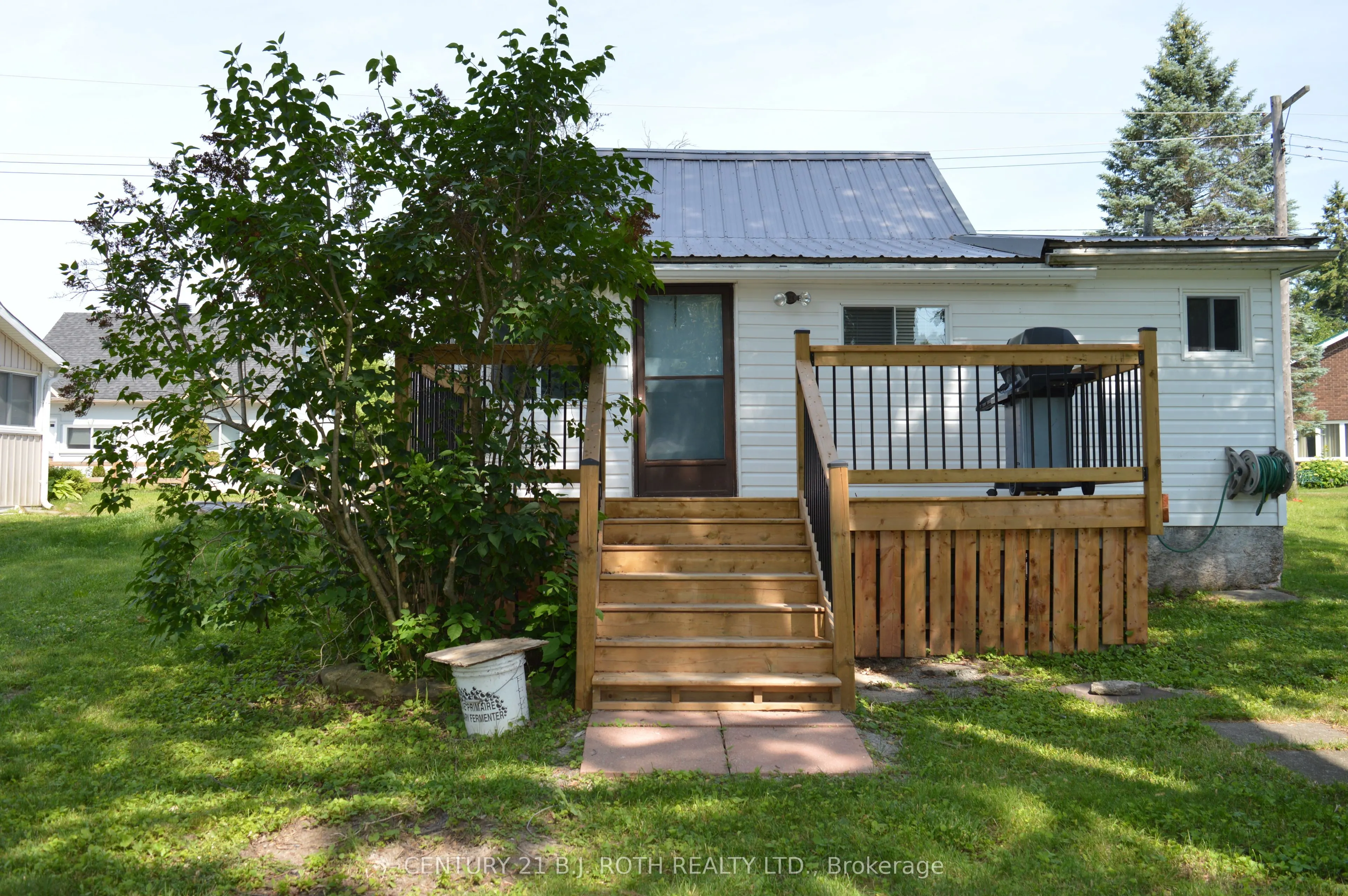 9 Ridge Avenue