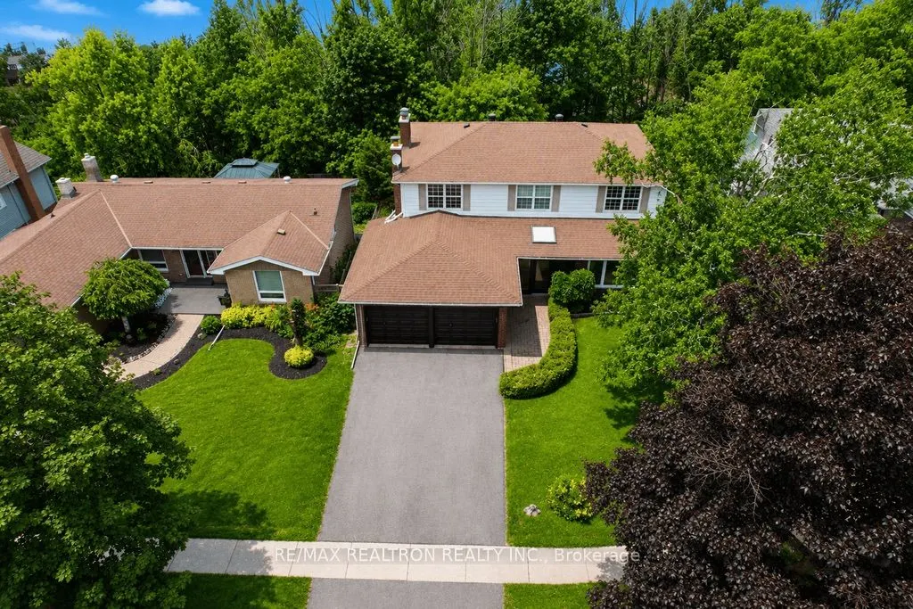 18 Debra Crescent