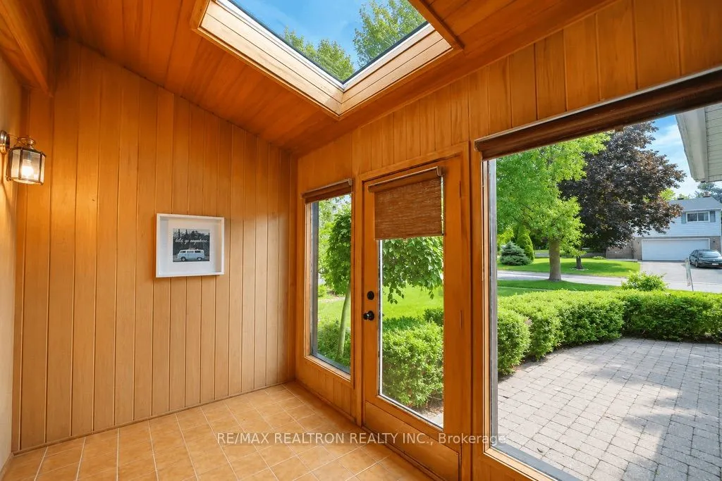 18 Debra Crescent
