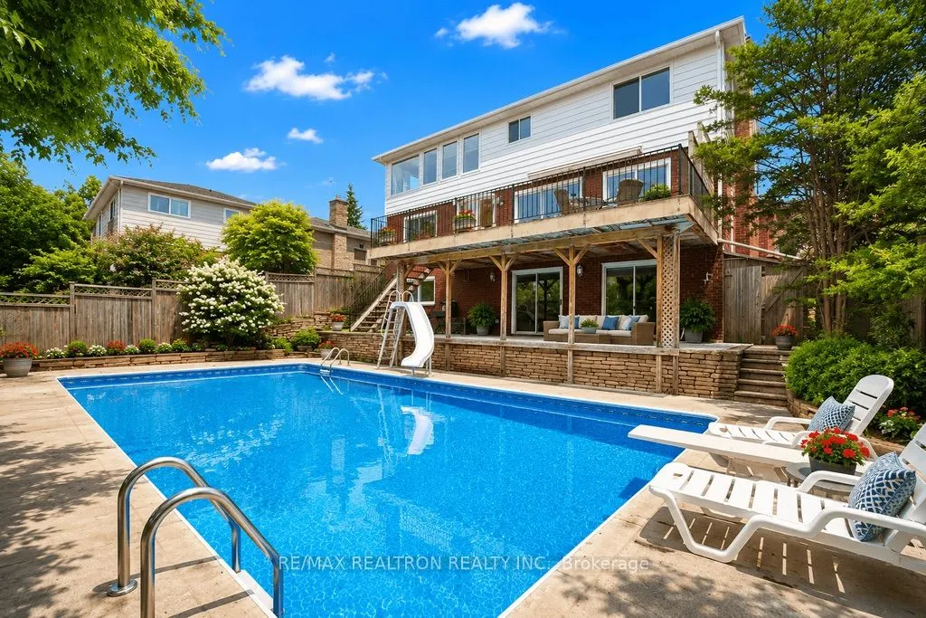 18 Debra Crescent