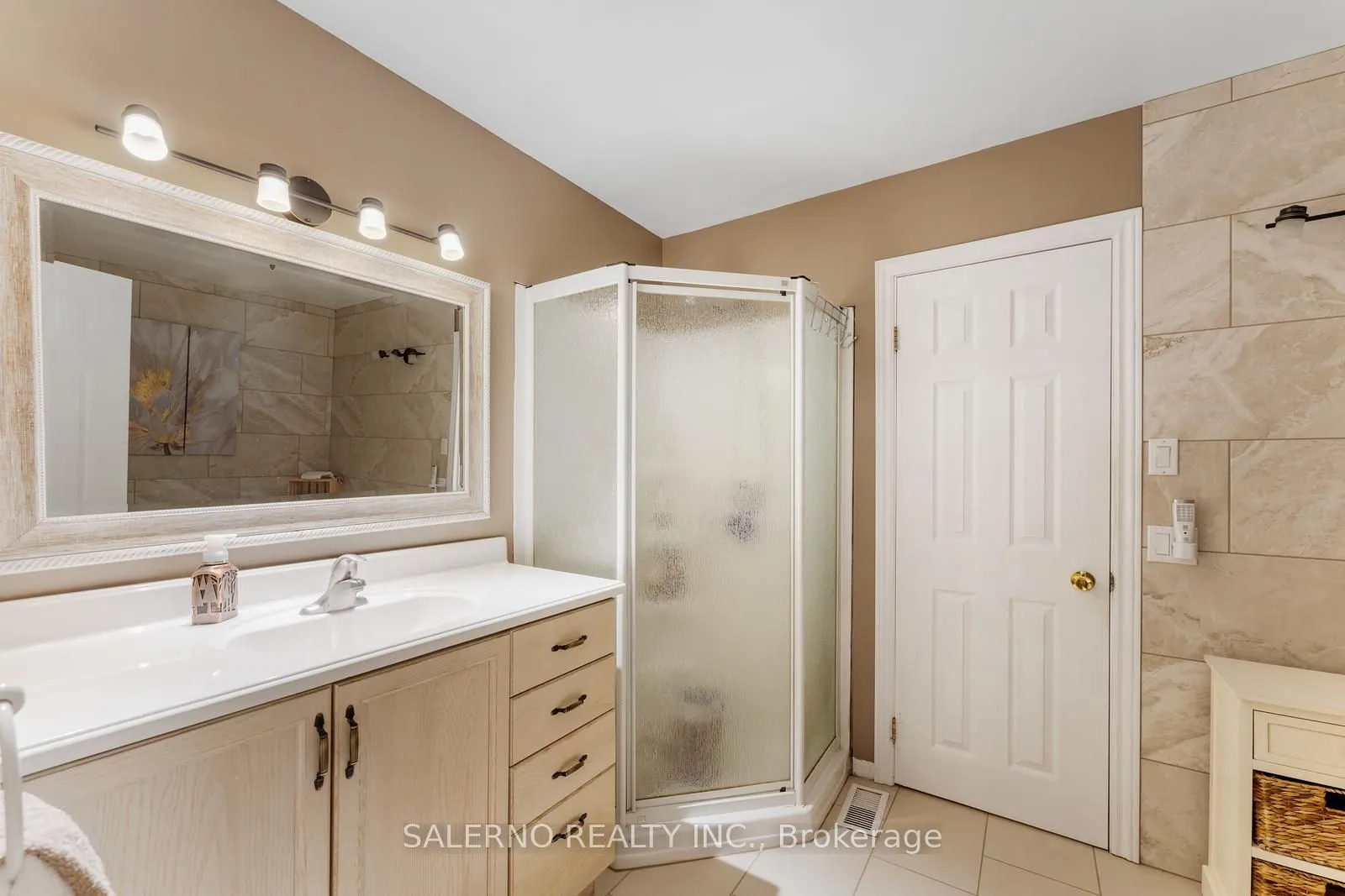 3992 Penetanguishene Road