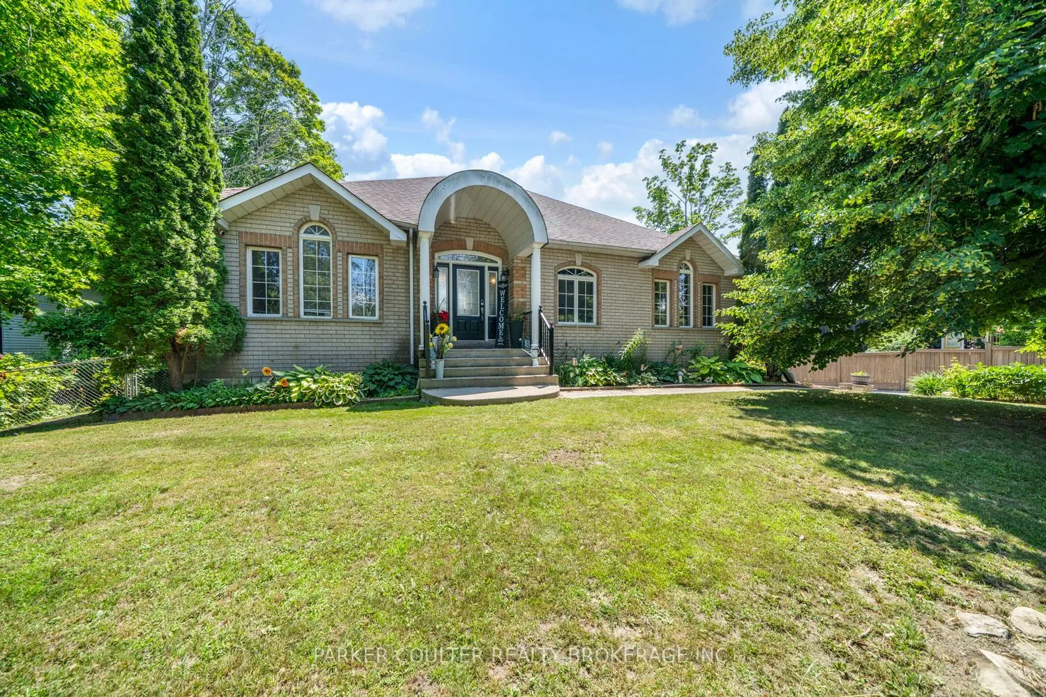12 Mariposa Crescent