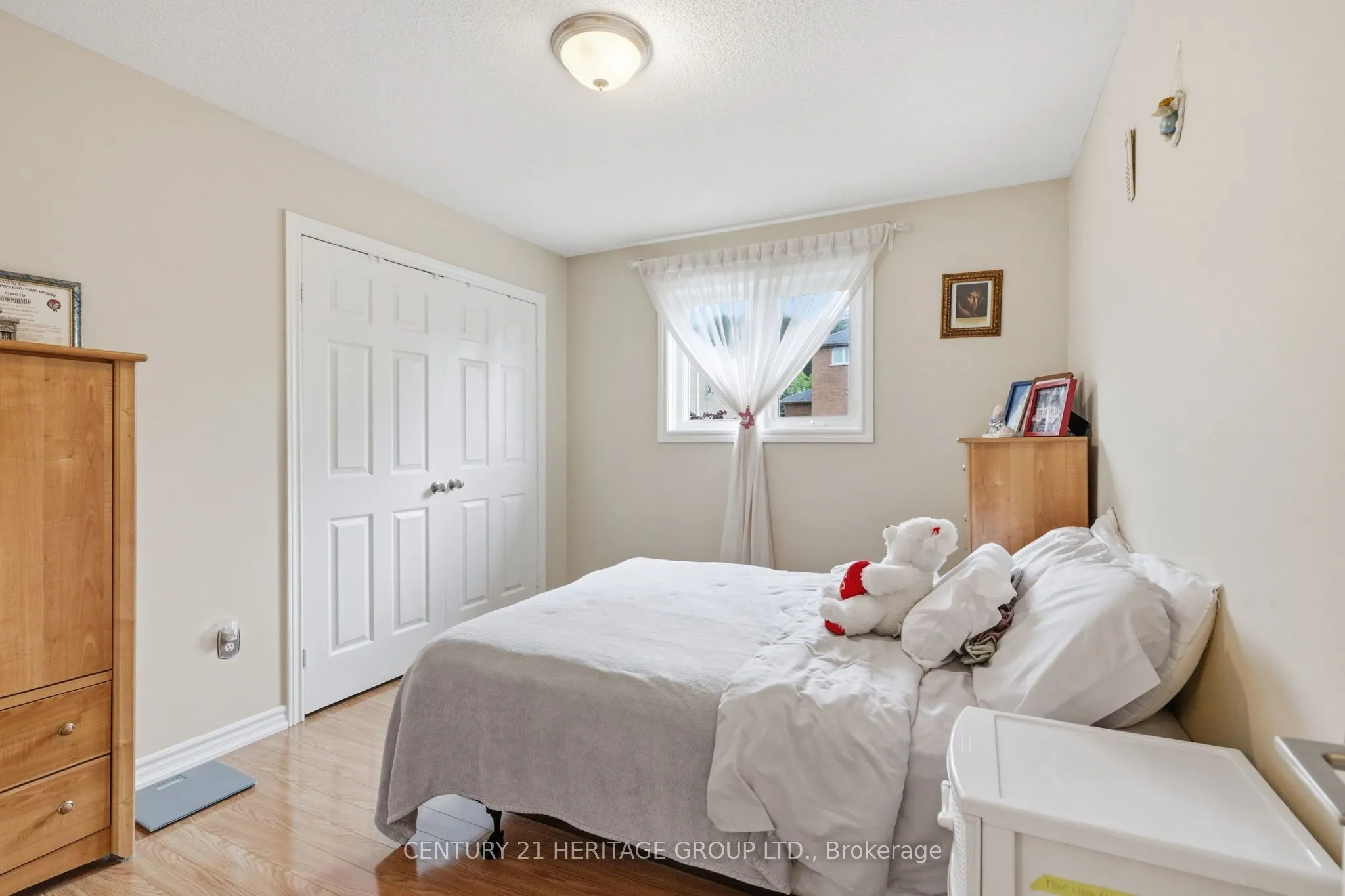 21 Silvercreek Crescent