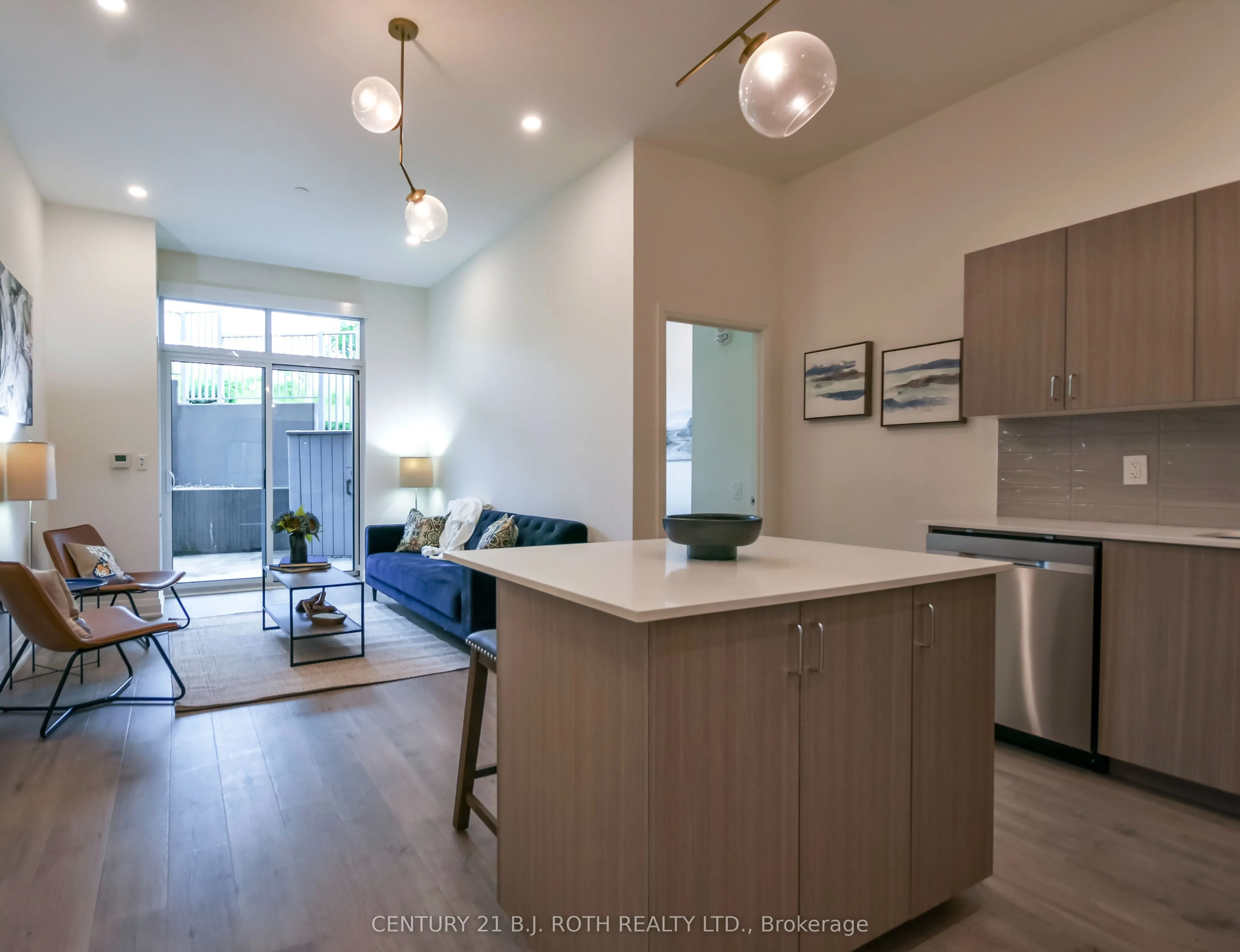 58 Lakeside Terrace #112