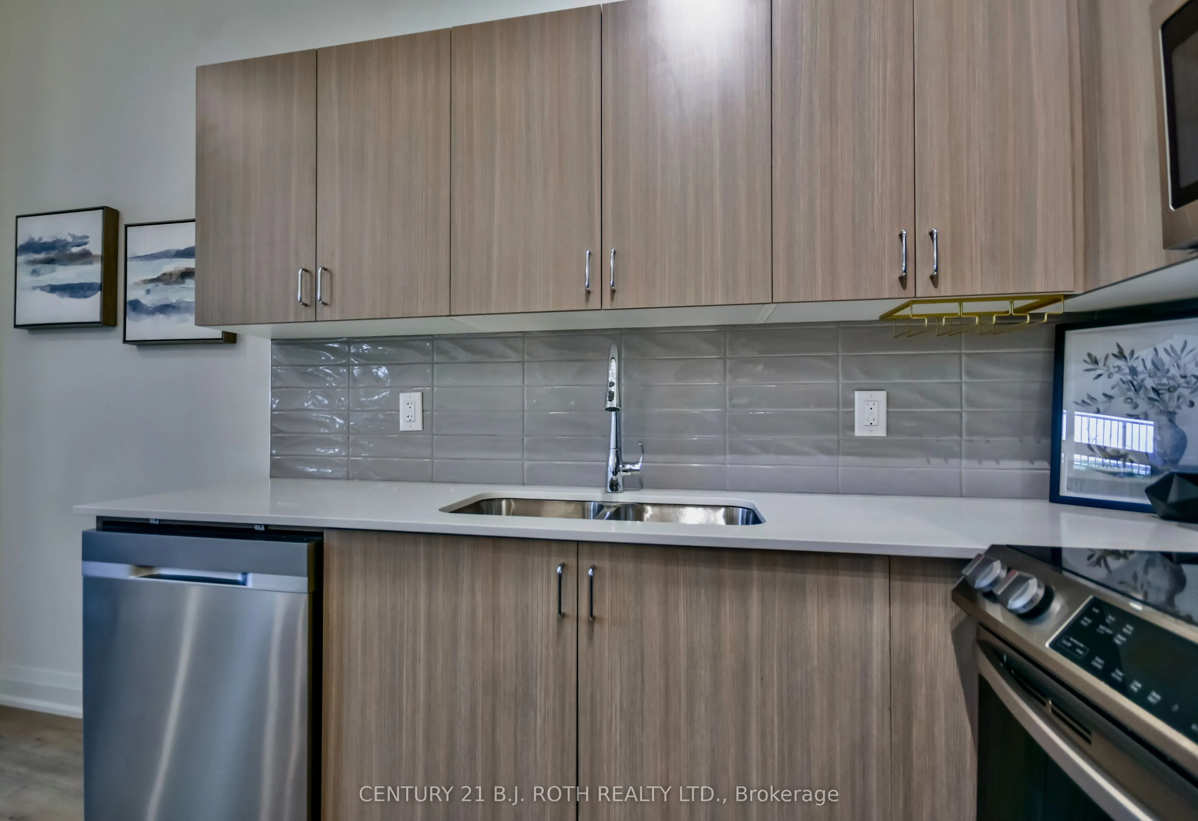 58 Lakeside Terrace #112