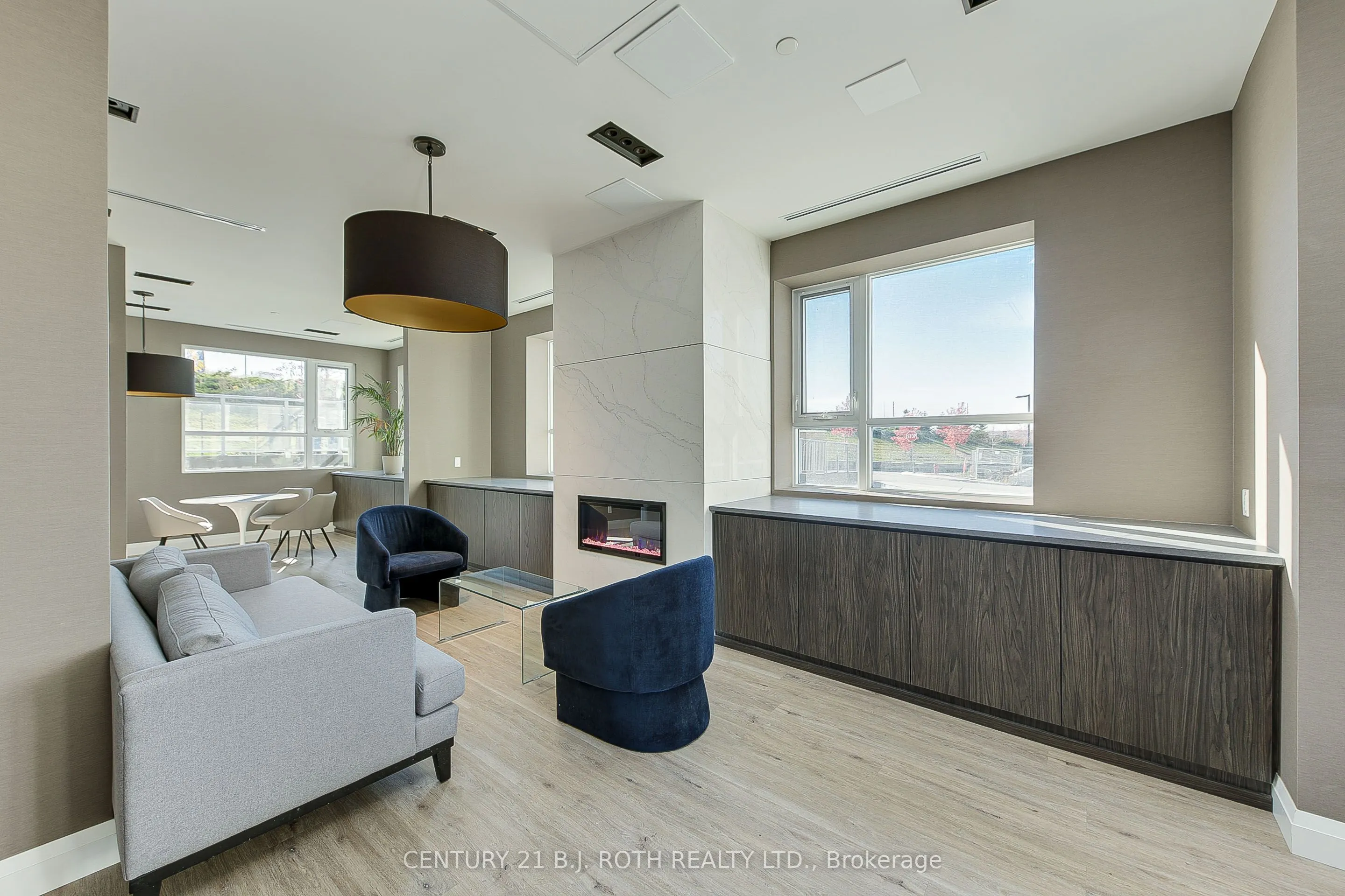 58 Lakeside Terrace #112