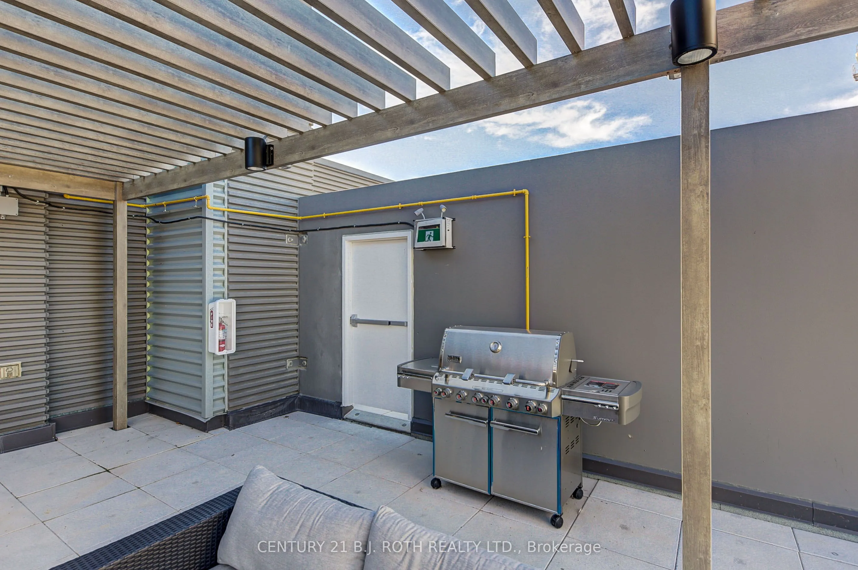 58 Lakeside Terrace #112
