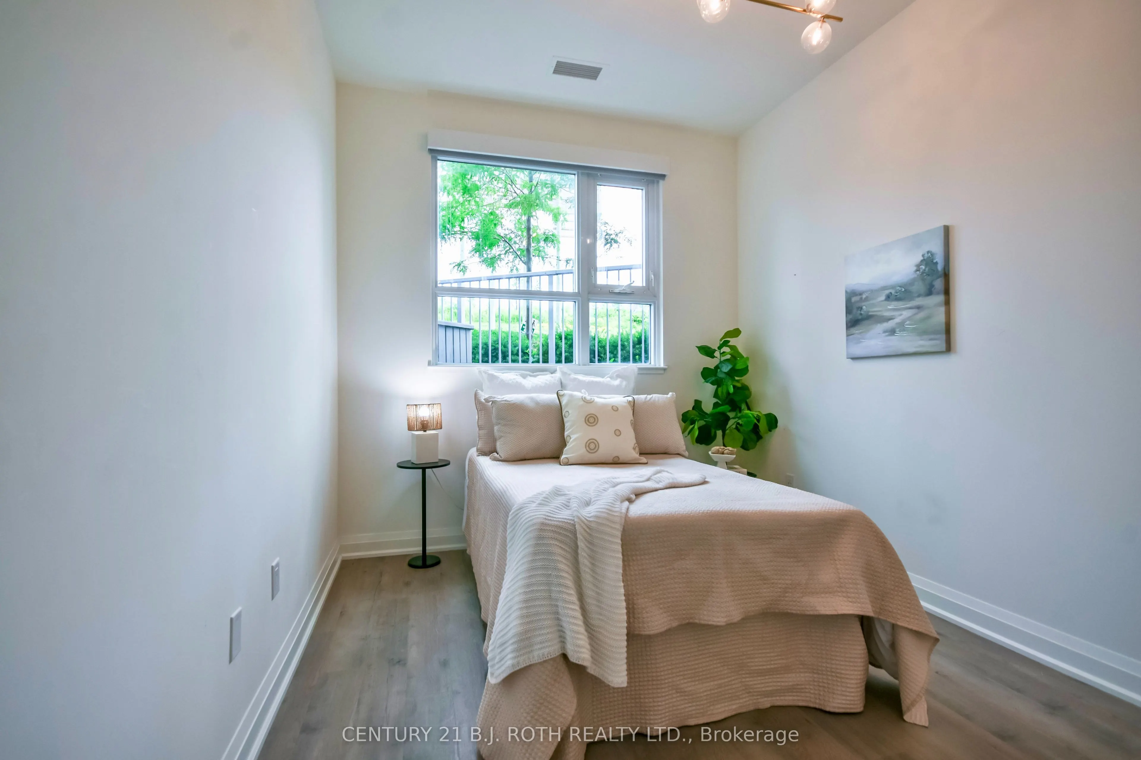 58 Lakeside Terrace #112