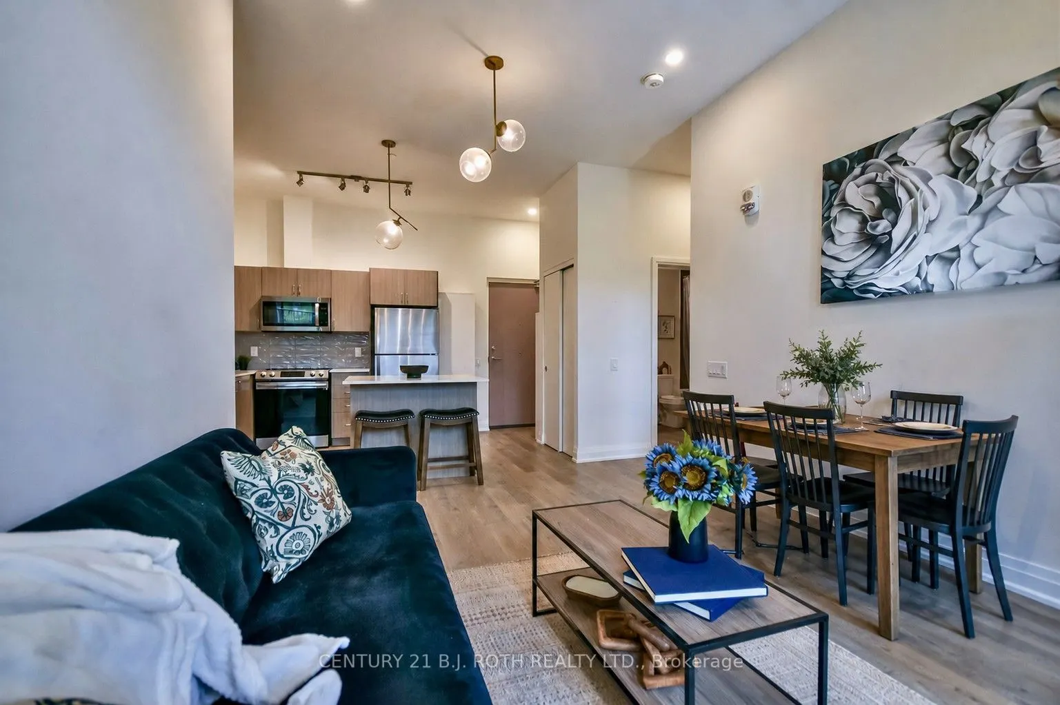 58 Lakeside Terrace #112