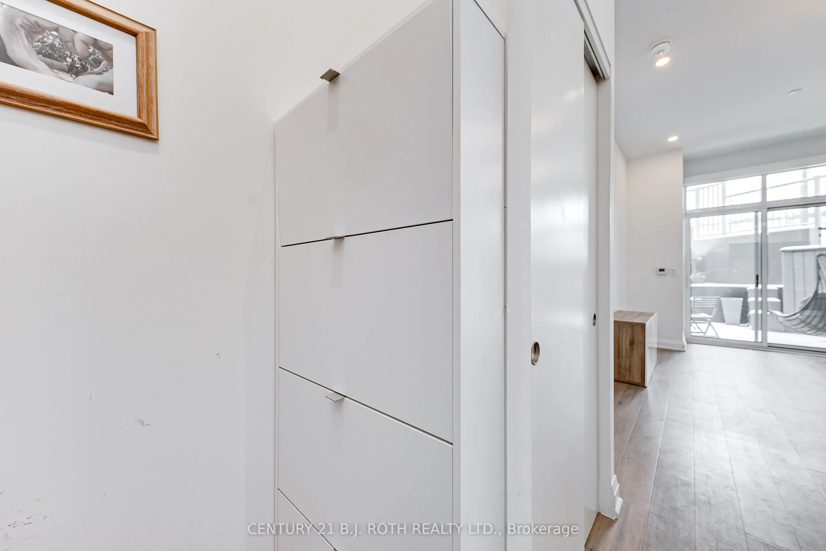 58 Lakeside Terrace #112