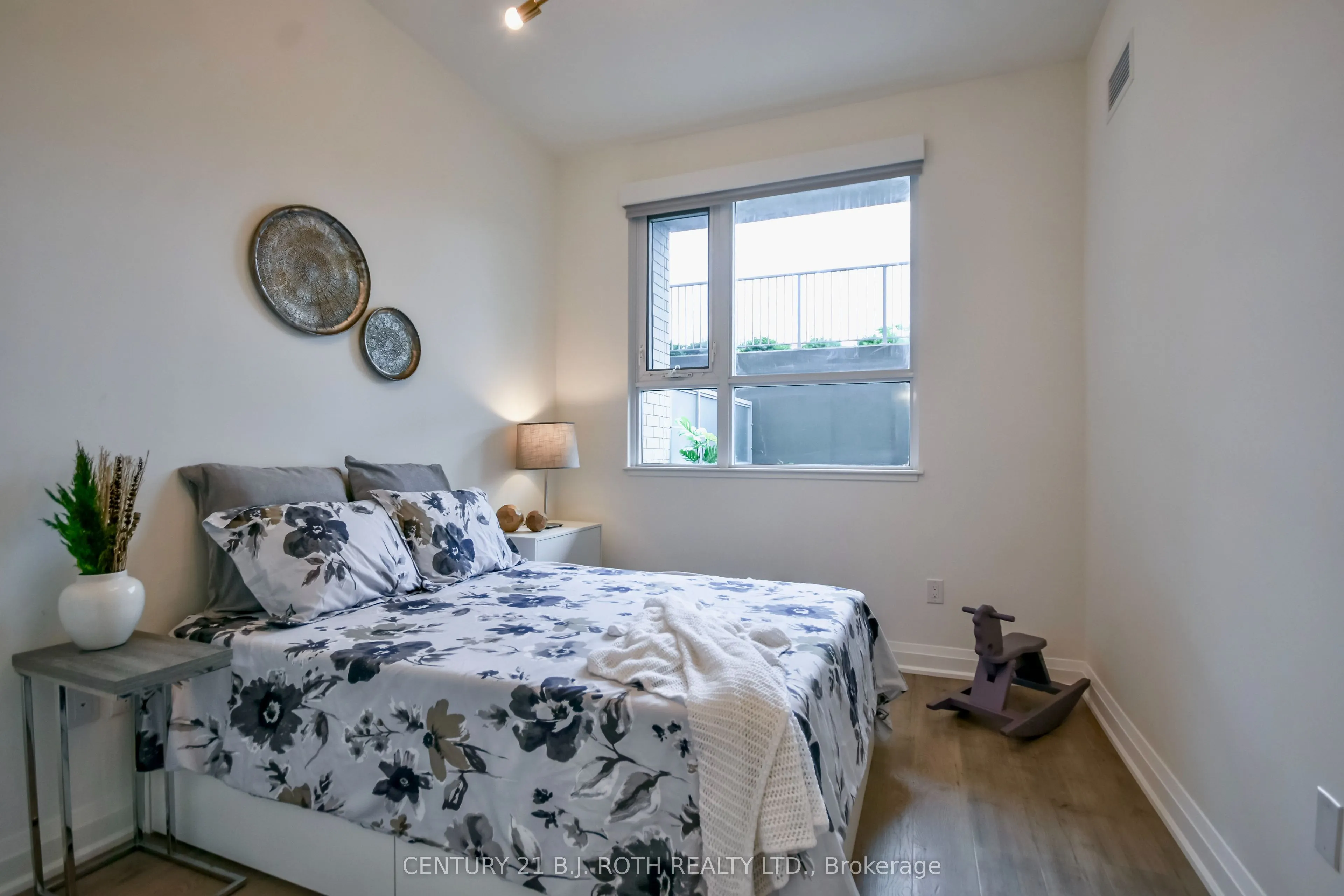 58 Lakeside Terrace #112
