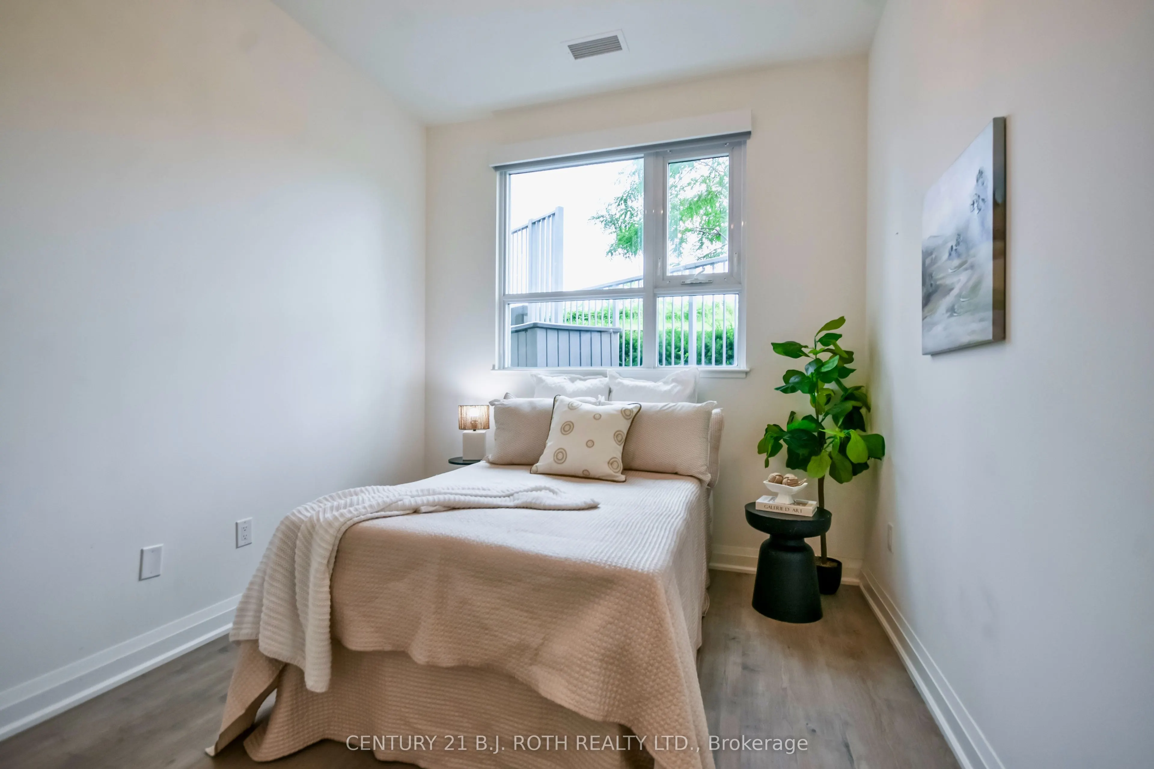 58 Lakeside Terrace #112