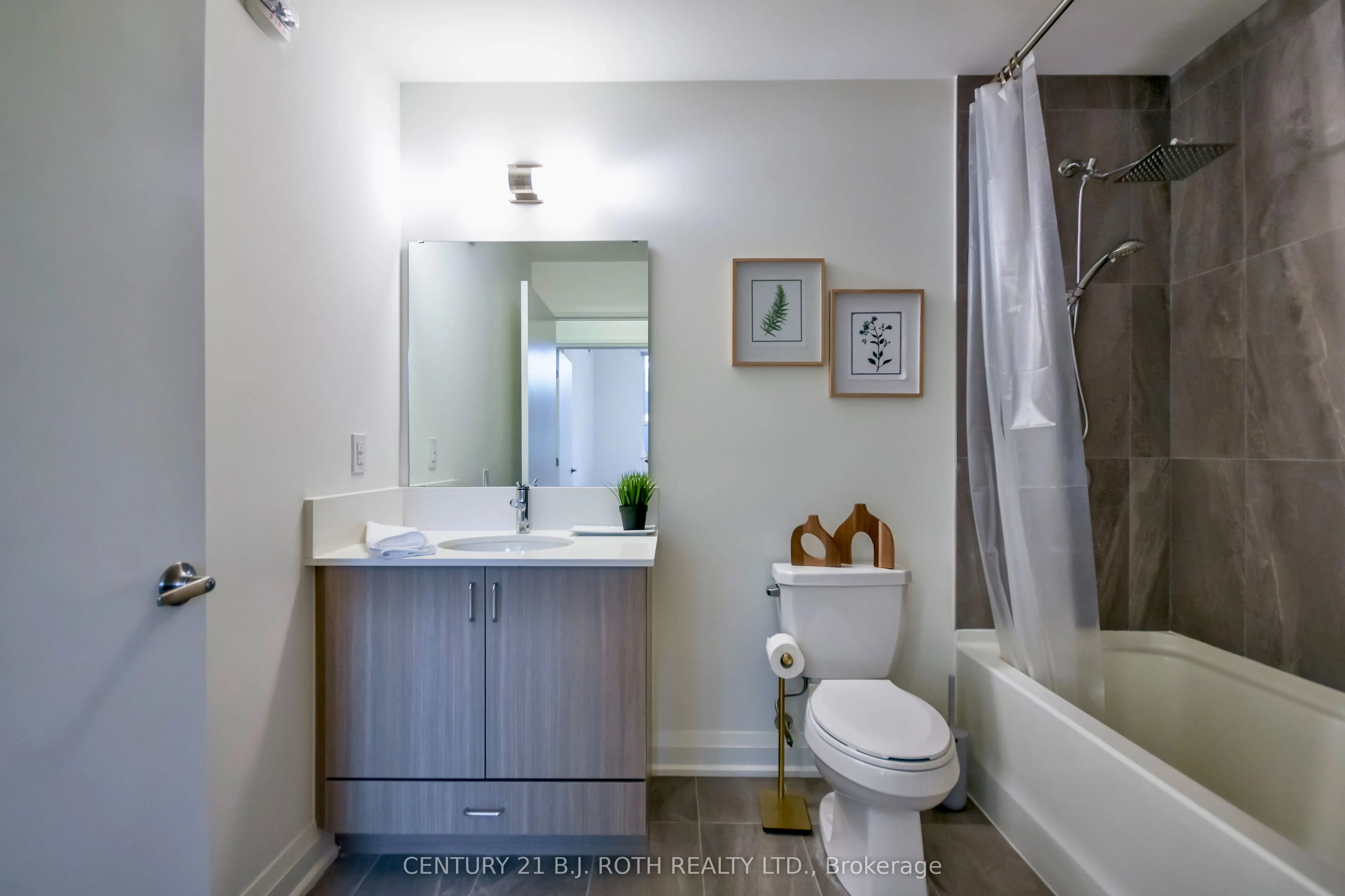 58 Lakeside Terrace #112
