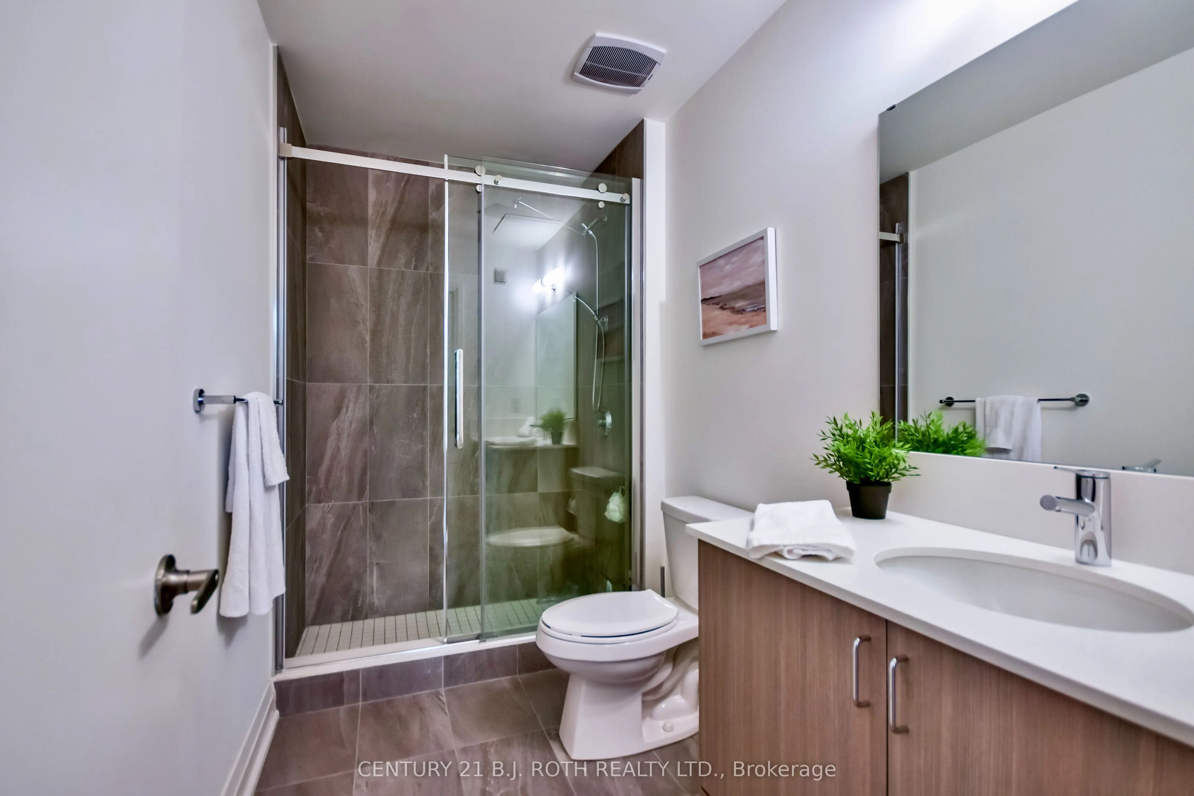 58 Lakeside Terrace #112