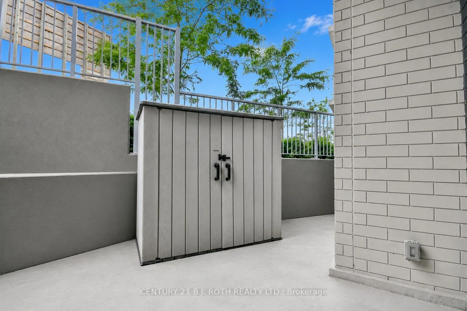 58 Lakeside Terrace #112