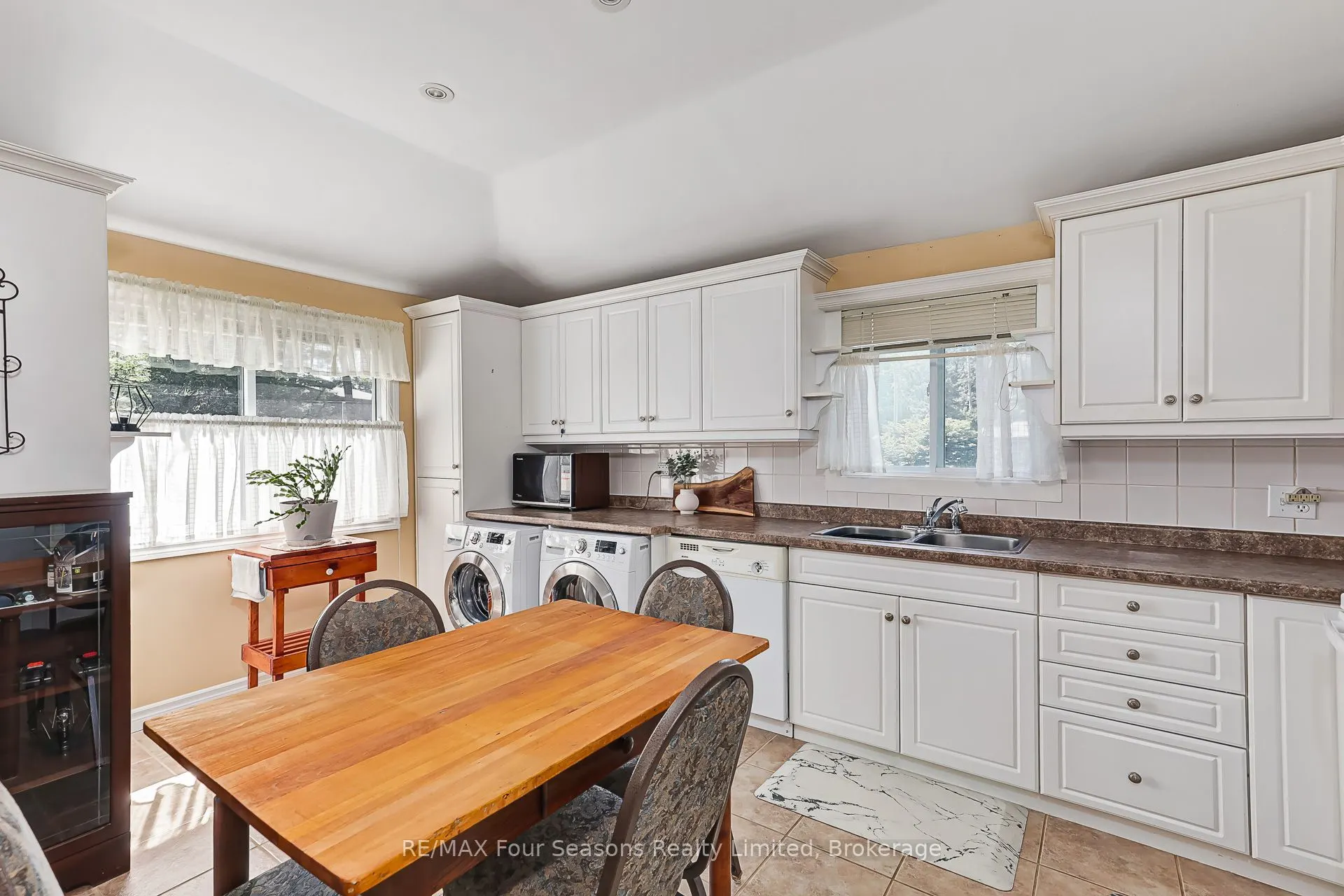 511 Oxbow Park Drive