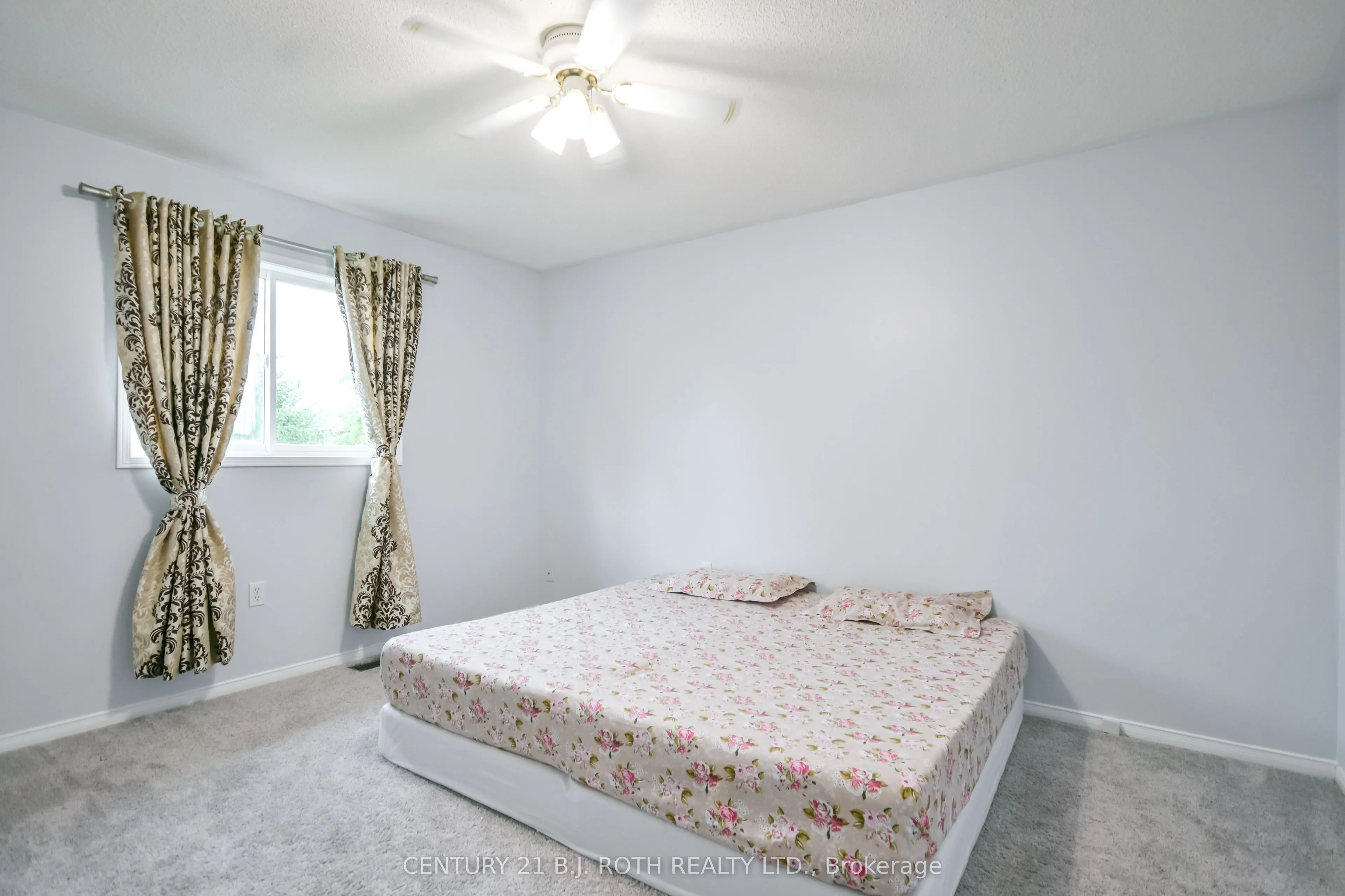 17 CROMPTON Drive