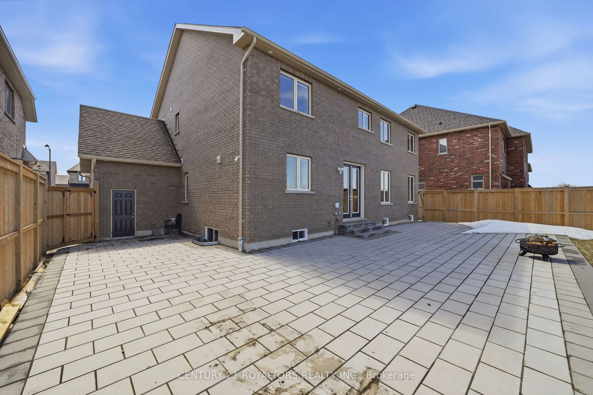 107 Rugman Crescent