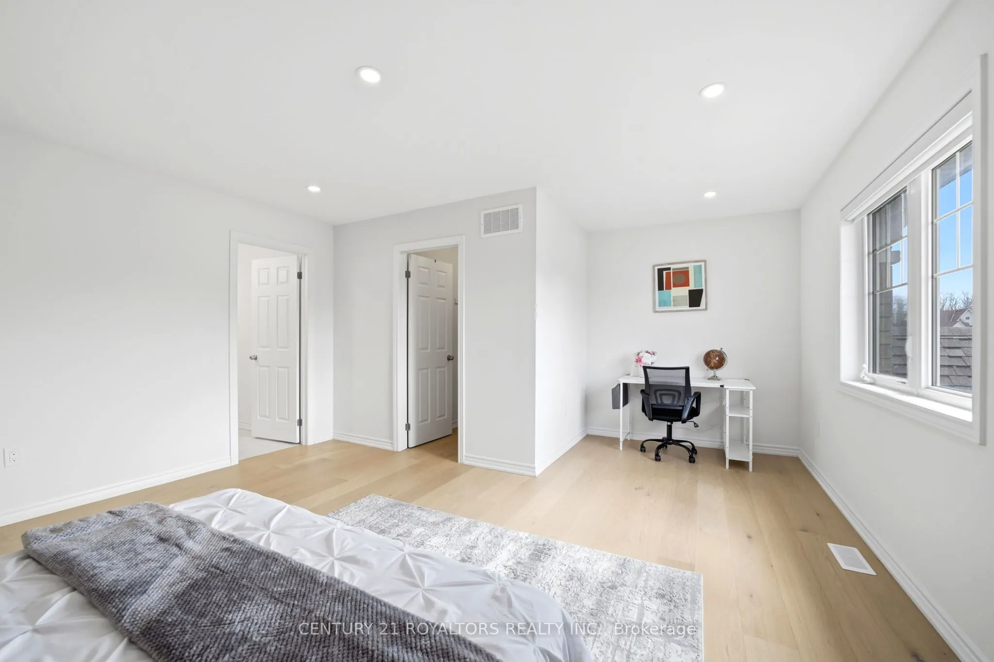 107 Rugman Crescent