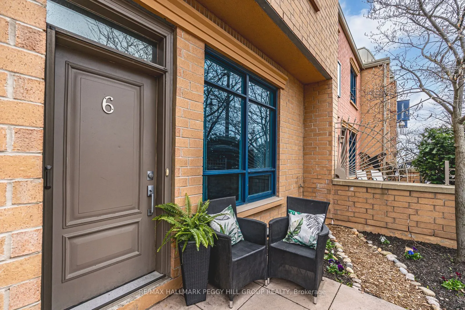 6 Victoria Street #7